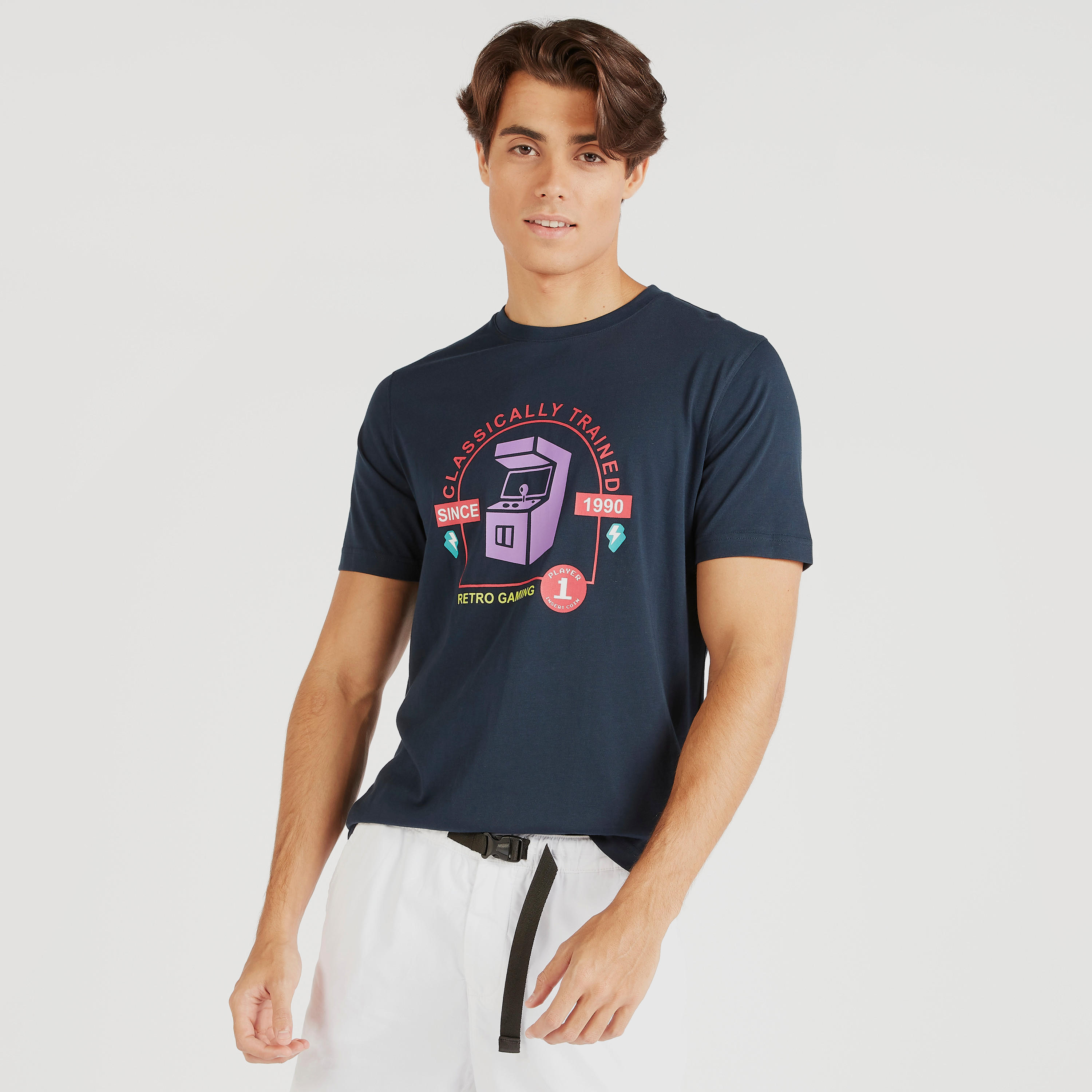 تيشيرت بياقة ضيّقة وأكمام قصيرة وطبعات-men-clothing-tshirtsandpolos-tshirts-image-4