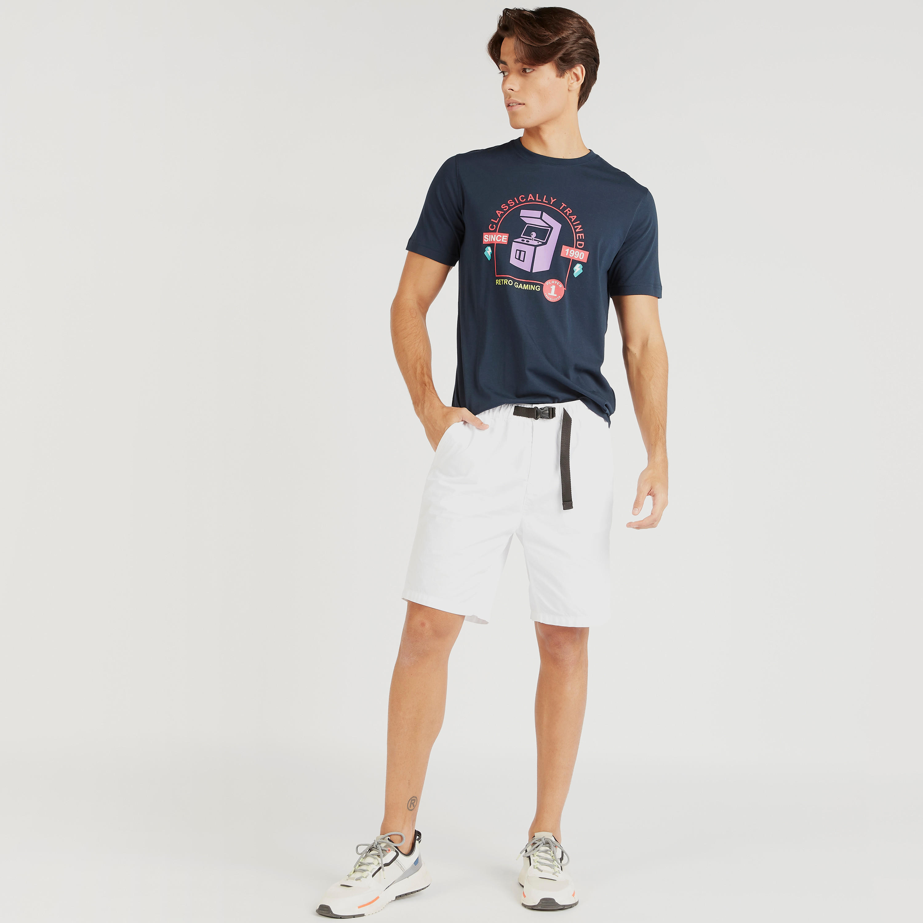 تيشيرت بياقة ضيّقة وأكمام قصيرة وطبعات-men-clothing-tshirtsandpolos-tshirts-image-3