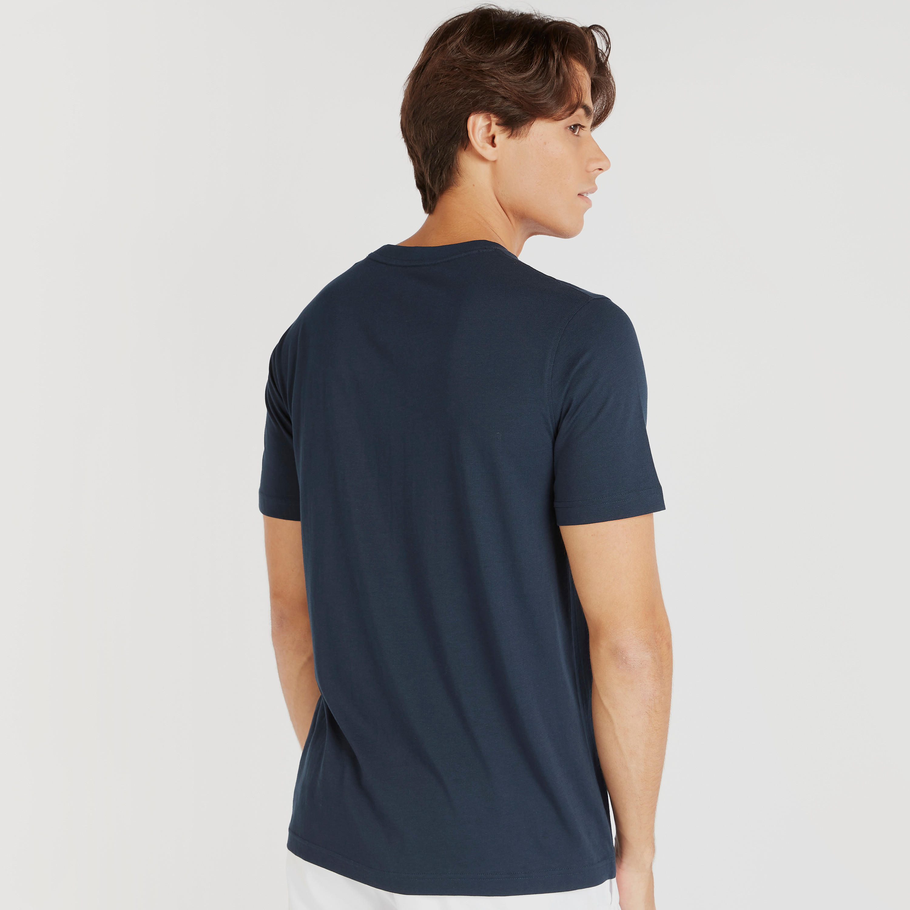 تيشيرت بياقة ضيّقة وأكمام قصيرة وطبعات-men-clothing-tshirtsandpolos-tshirts-image-1