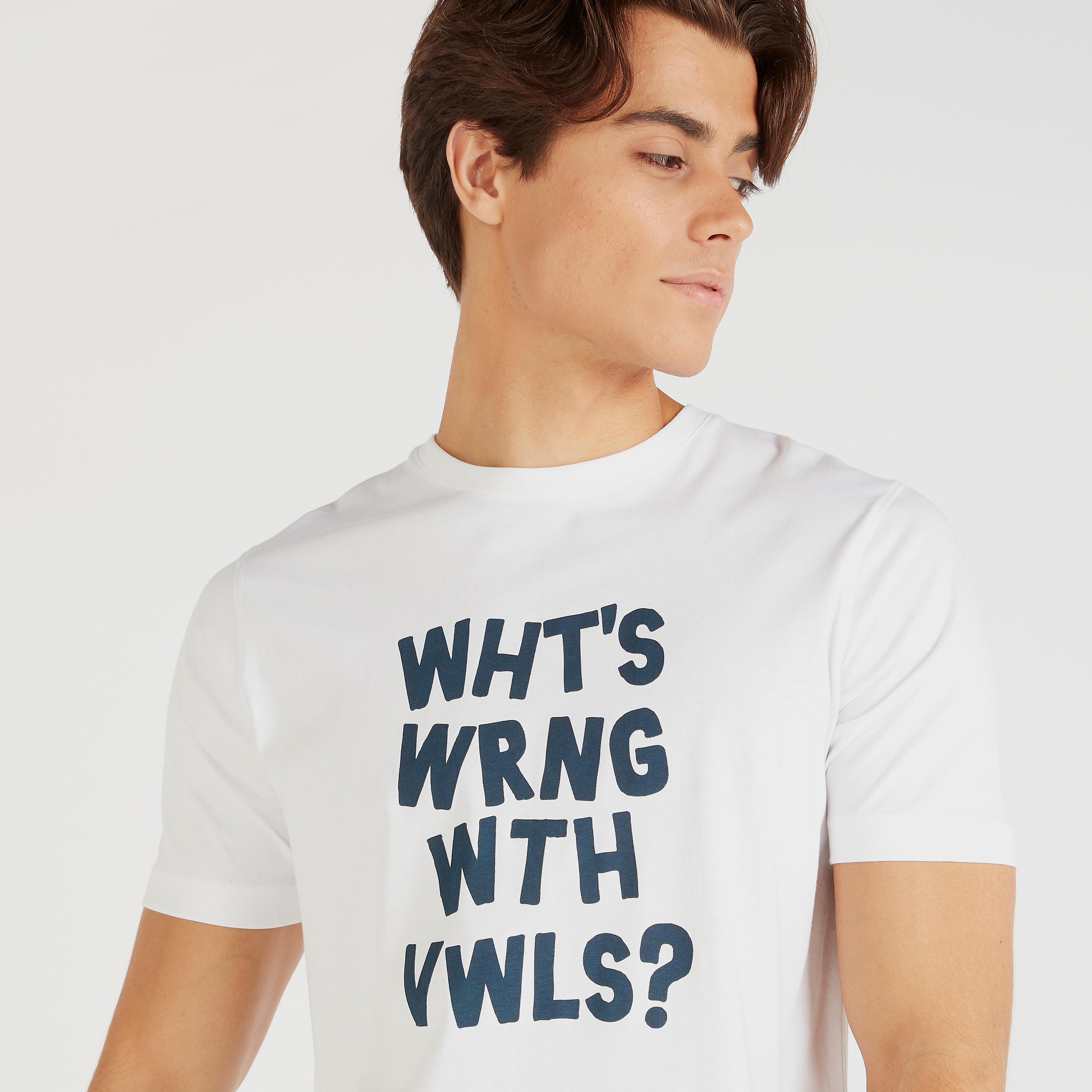 تيشيرت بياقة ضيّقة وأكمام قصيرة وطبعات-men-clothing-tshirtsandpolos-tshirts-image-3