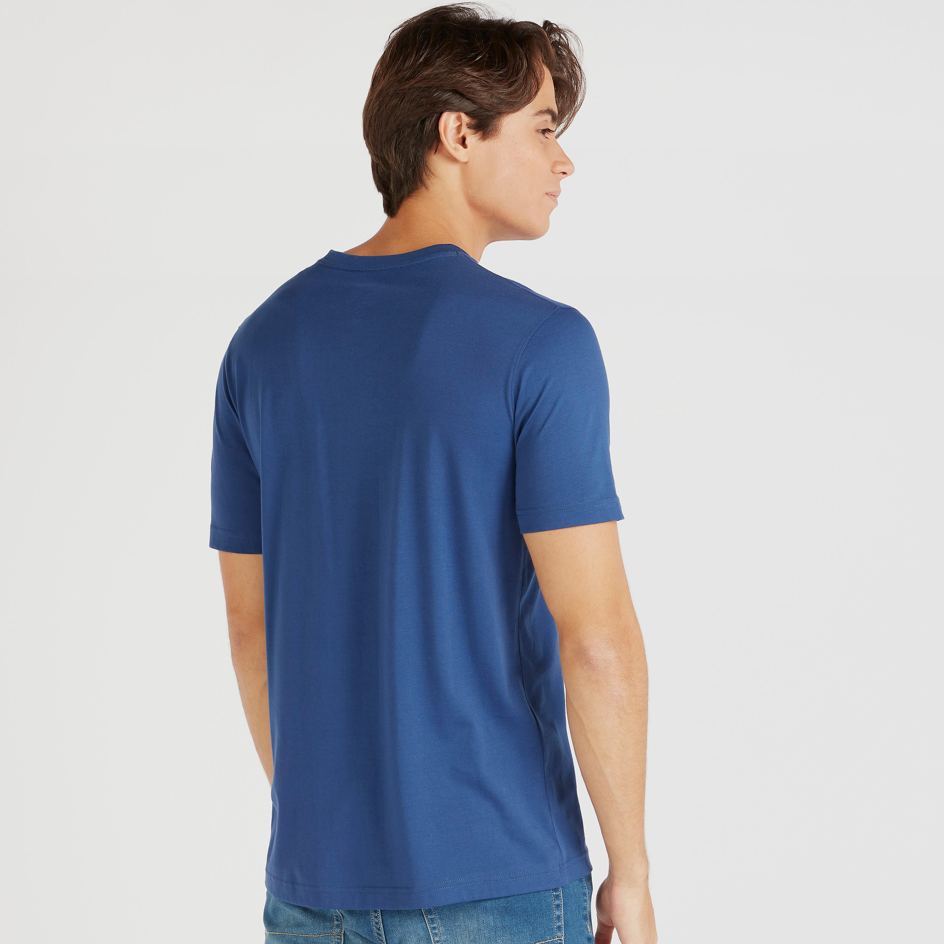 تيشيرت بياقة ضيّقة وأكمام قصيرة وطبعات-men-clothing-tshirtsandpolos-tshirts-image-1