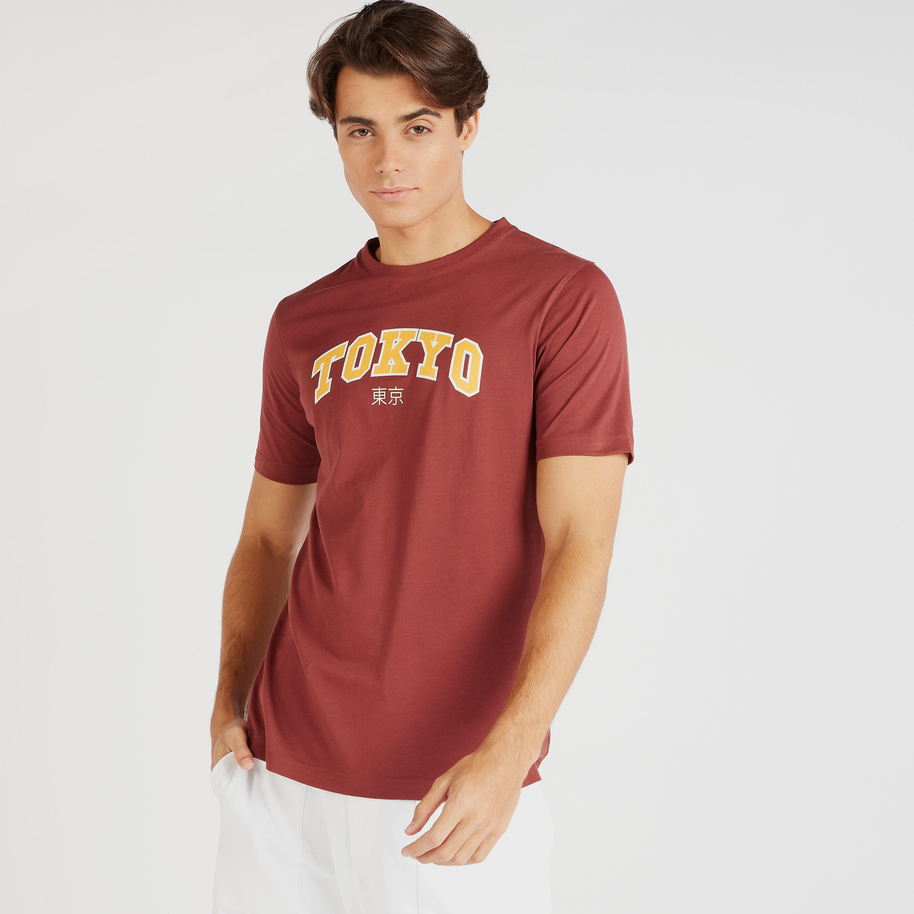 تيشيرت بياقة ضيّقة وأكمام قصيرة وطبعات-men-clothing-tshirtsandpolos-tshirts-image-4