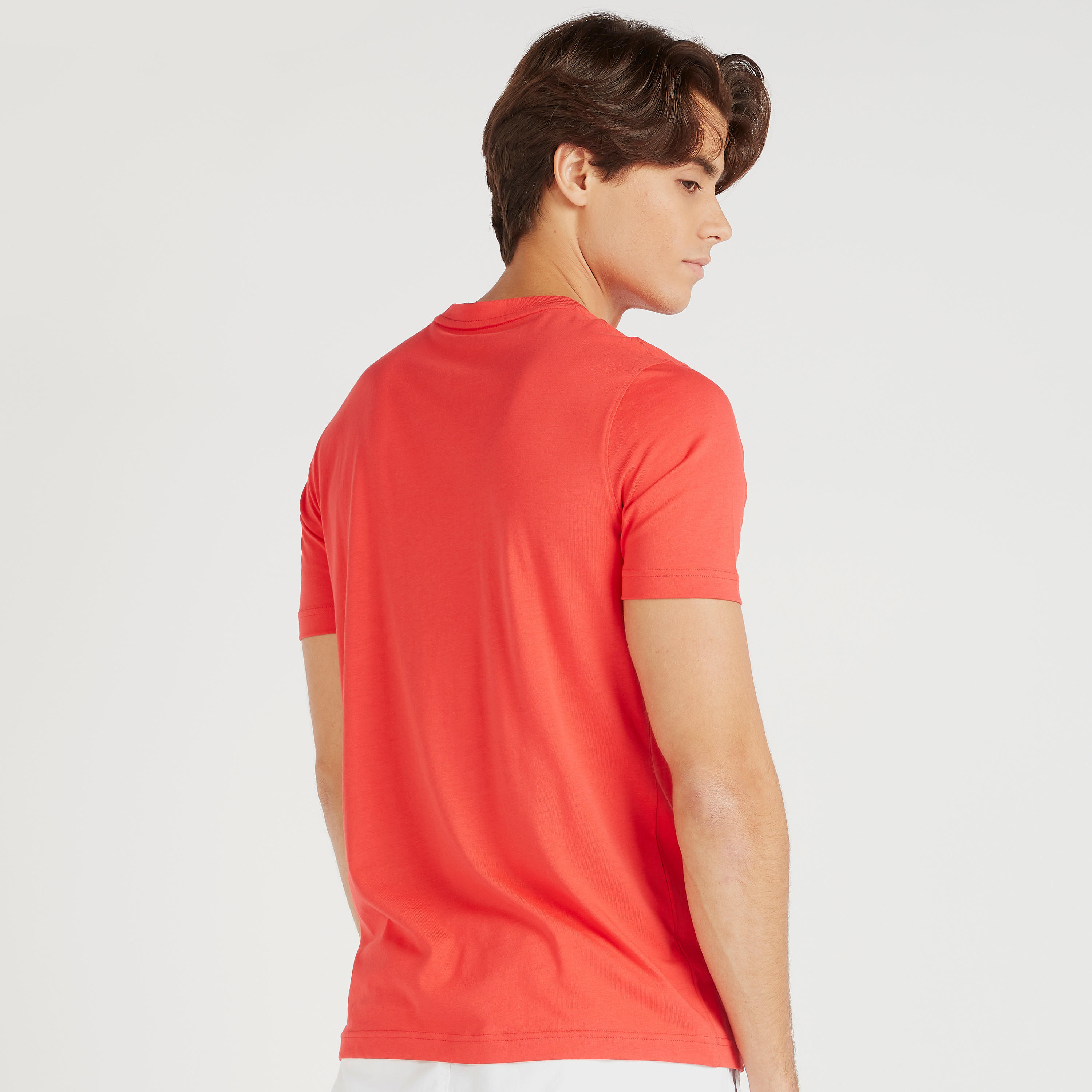 تيشيرت بياقة ضيّقة وأكمام قصيرة وطبعات-men-clothing-tshirtsandpolos-tshirts-image-1