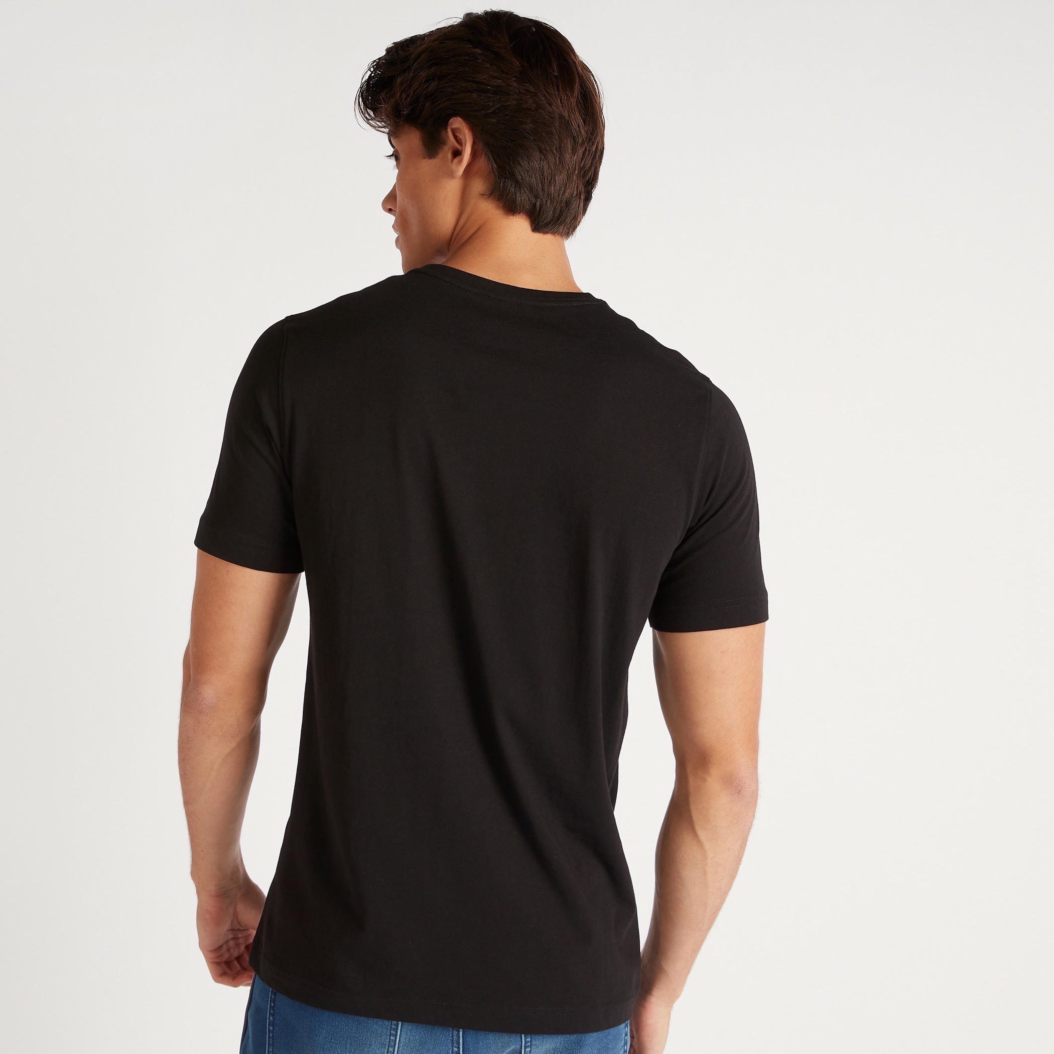 تيشيرت بقصّة سليم وياقة ضيّقة وأكمام قصيرة وطبعات-men-clothing-tshirtsandpolos-tshirts-image-4