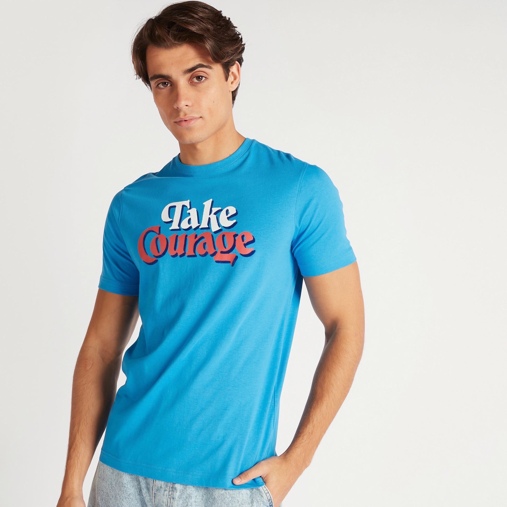 تيشيرت بقصّة سليم وياقة ضيّقة وأكمام قصيرة وطبعات-men-clothing-tshirtsandpolos-tshirts-image-1