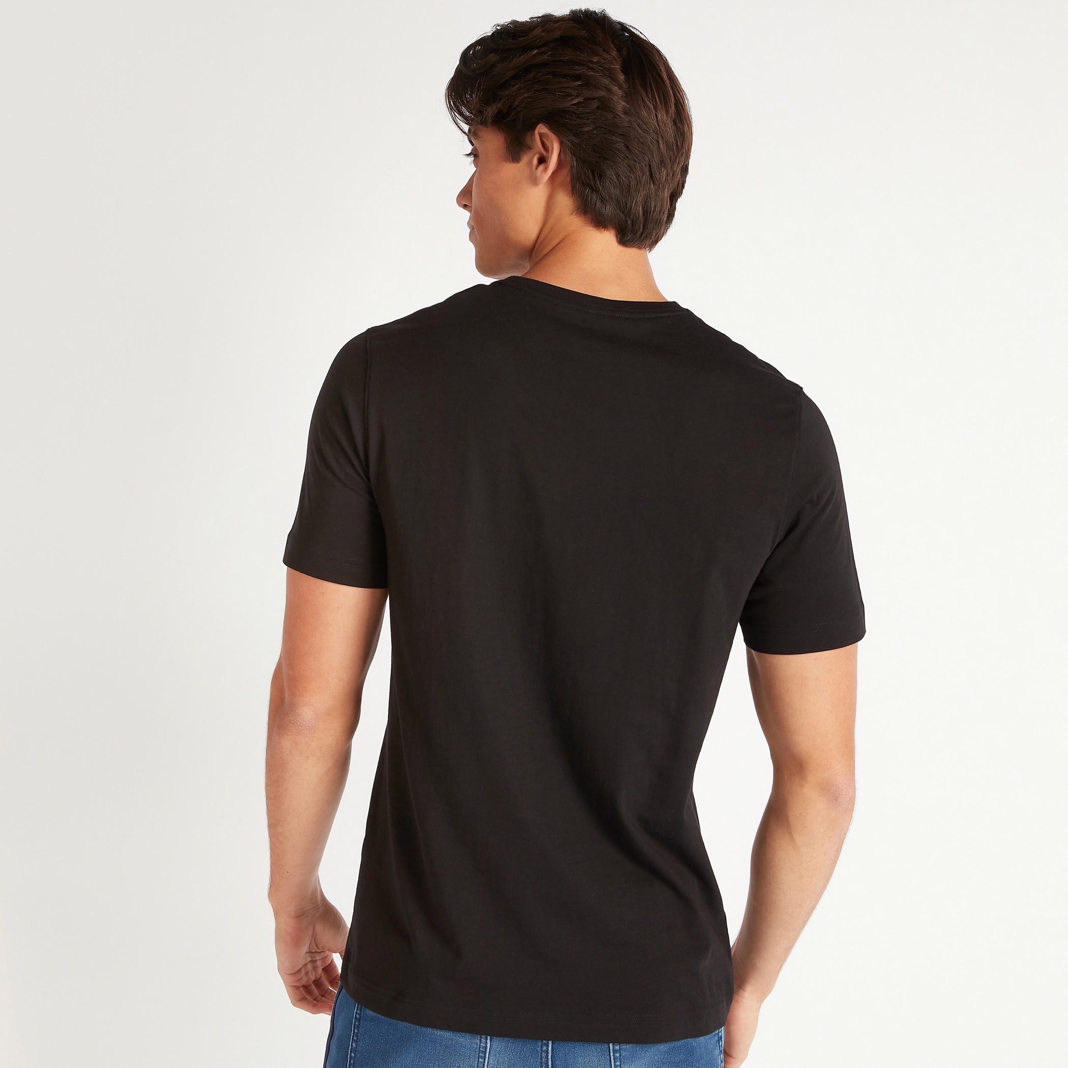 تيشيرت بقصّة سليم وياقة ضيّقة وأكمام قصيرة وطبعات-men-clothing-tshirtsandpolos-tshirts-image-4