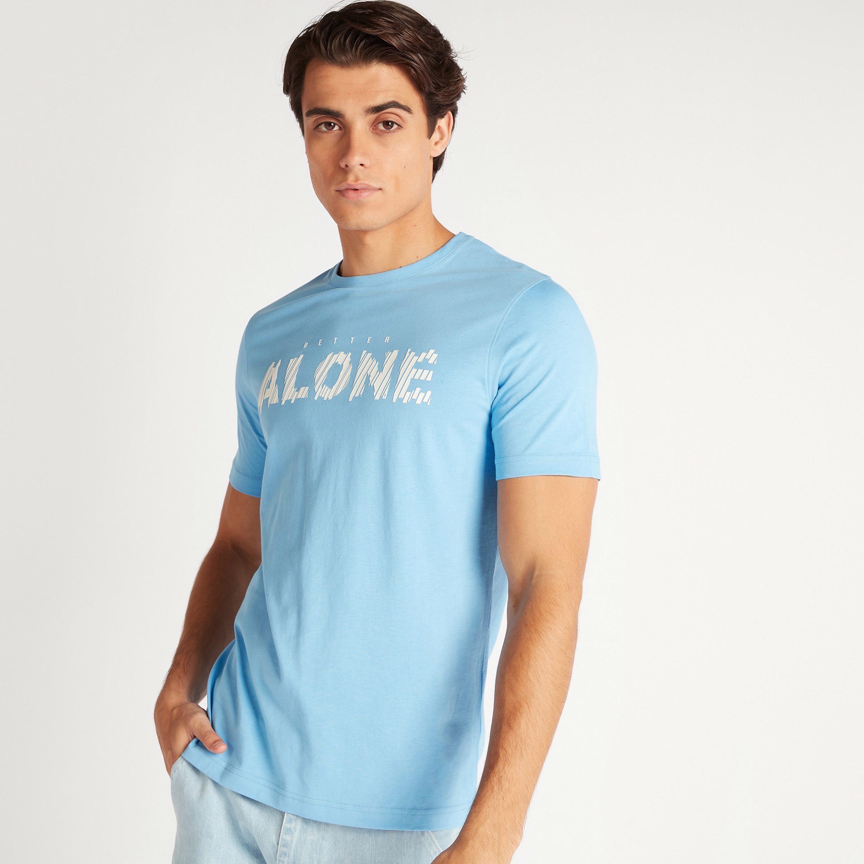 تيشيرت بقصة سليم وياقة ضيقة وأكمام قصيرة وطبعات-men-clothing-tshirtsandpolos-tshirts-image-1