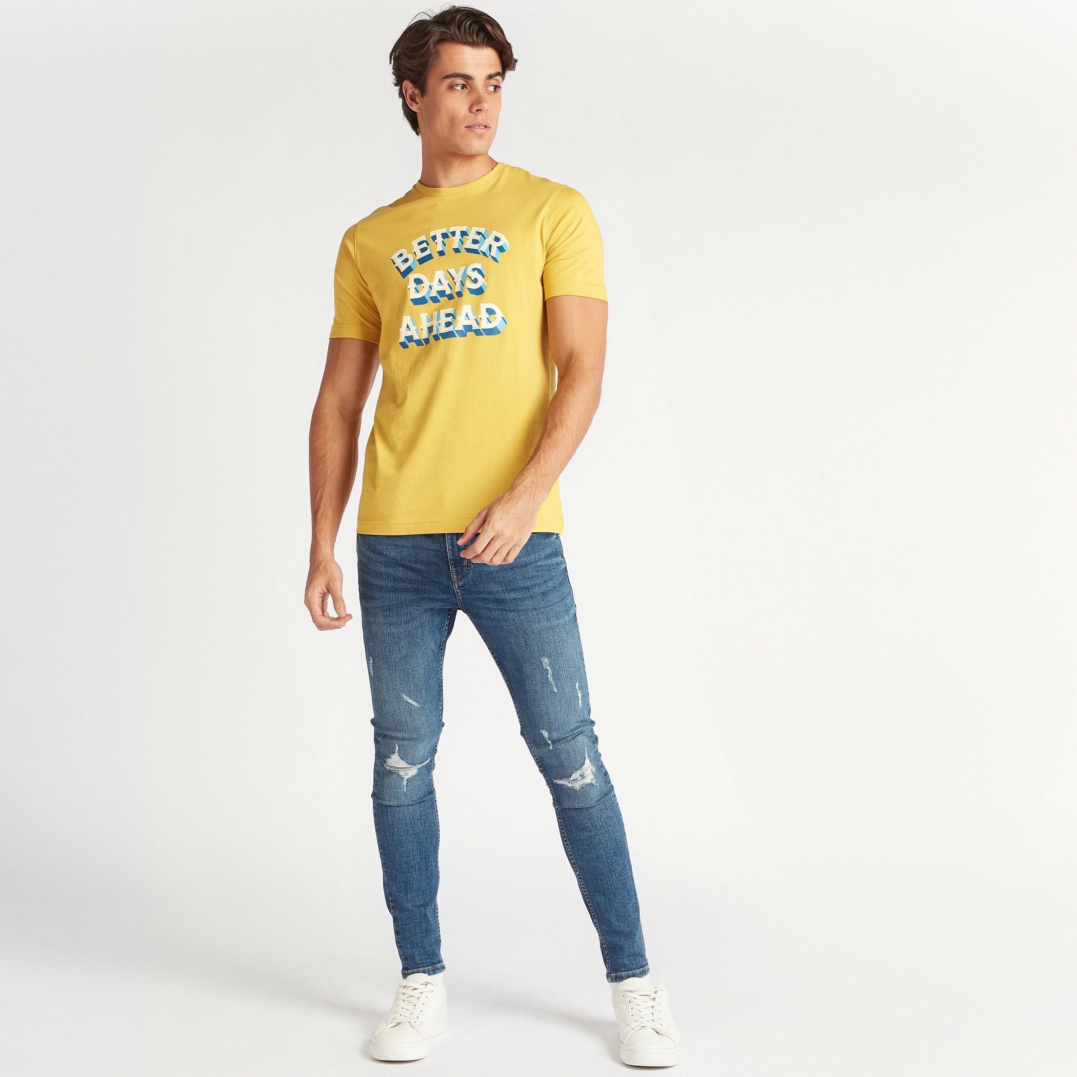 تيشيرت بياقة ضيّقة وأكمام قصيرة وطبعات شعار-men-clothing-tshirtsandpolos-tshirts-image-2