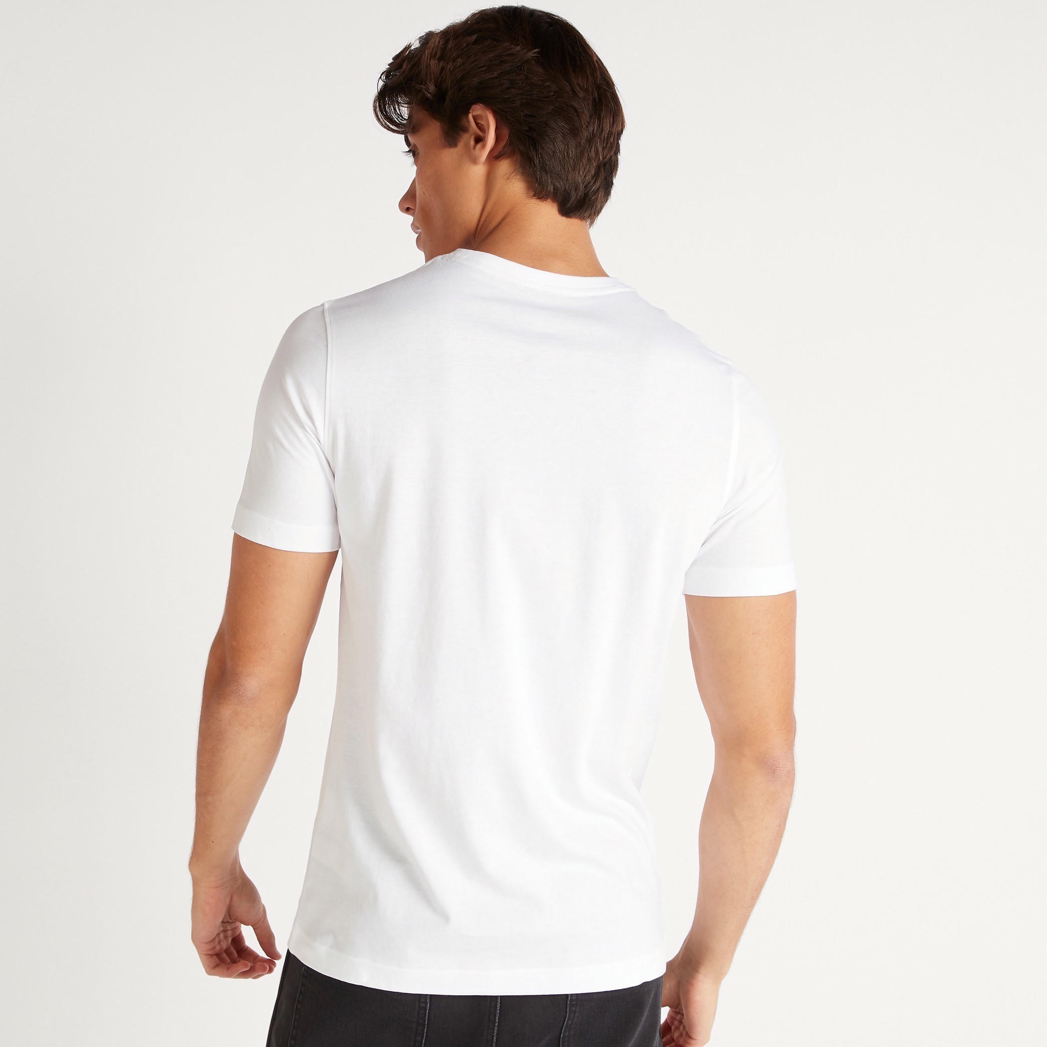 تيشيرت بقصّة سليم وياقة ضيقة وأكمام قصيرة وطبعات-men-clothing-tshirtsandpolos-tshirts-image-4