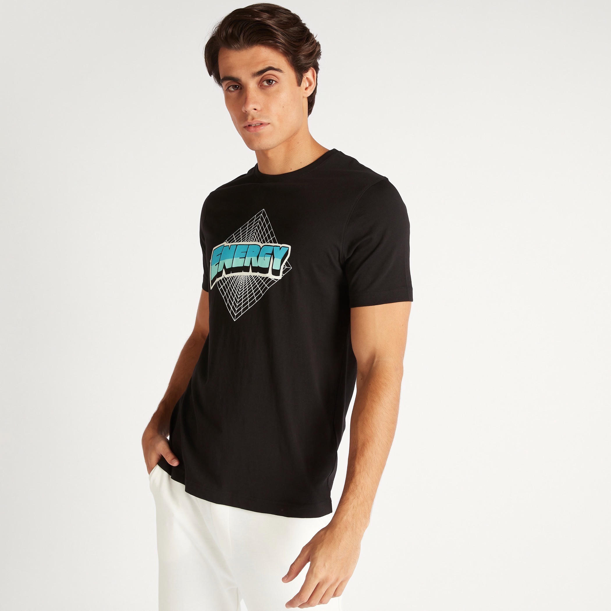 تيشيرت بقصة سليم وياقة ضيقة وأكمام قصيرة وطبعات-men-clothing-tshirtsandpolos-tshirts-image-1