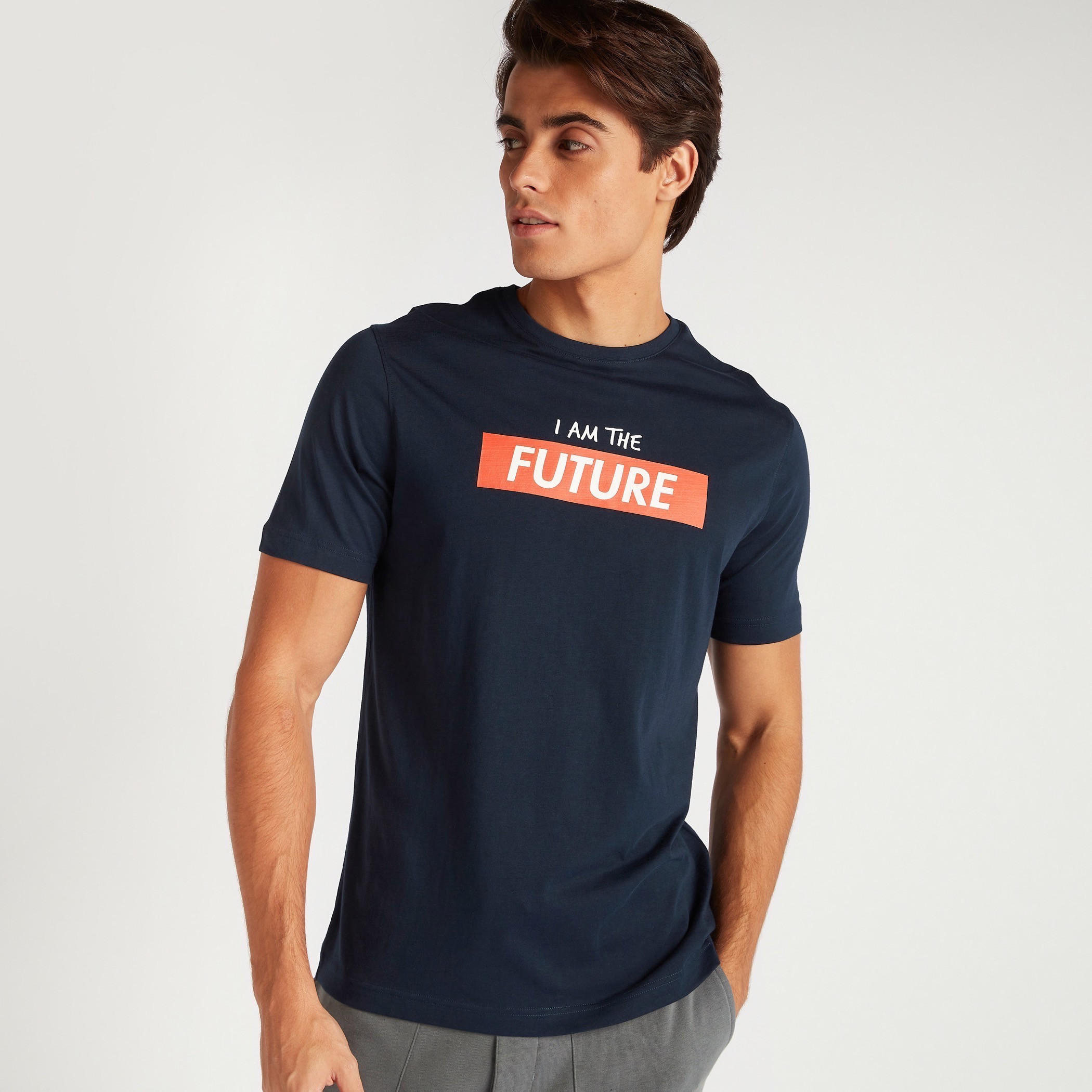 تيشيرت بقصة سليم وياقة ضيقة وأكمام قصيرة وطبعات-men-clothing-tshirtsandpolos-tshirts-image-1
