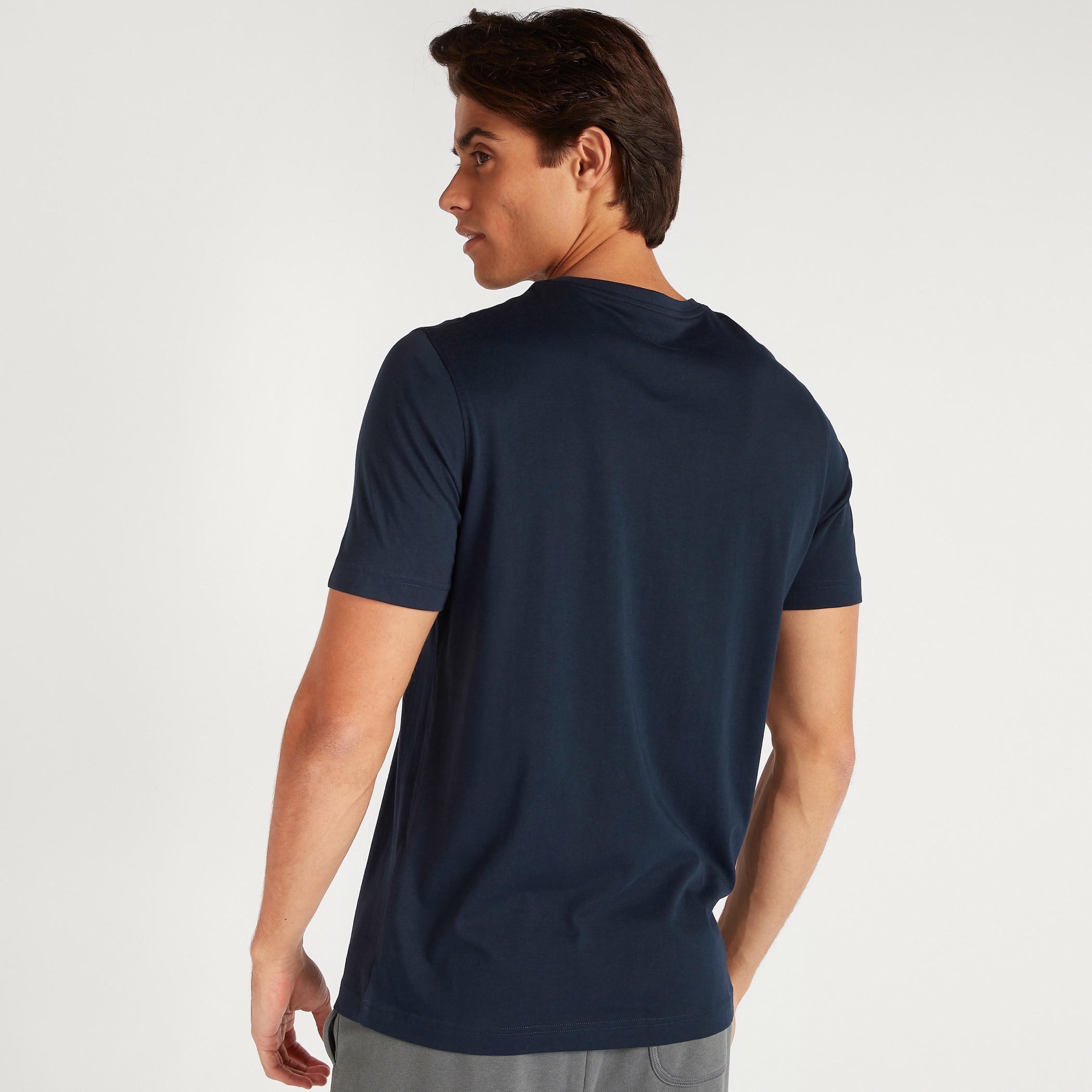 تيشيرت بقصة سليم وياقة ضيقة وأكمام قصيرة وطبعات-men-clothing-tshirtsandpolos-tshirts-image-4