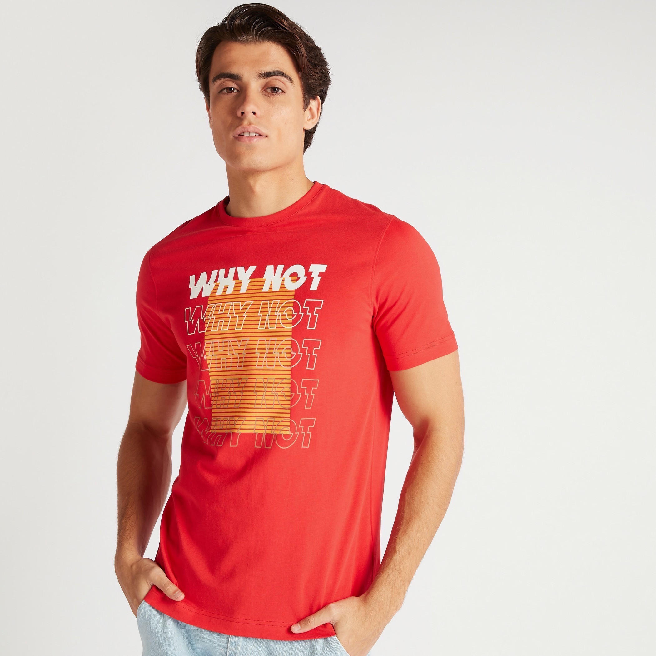 تيشيرت بياقة ضيّقة وأكمام قصيرة وطبعات-men-clothing-tshirtsandpolos-tshirts-image-1