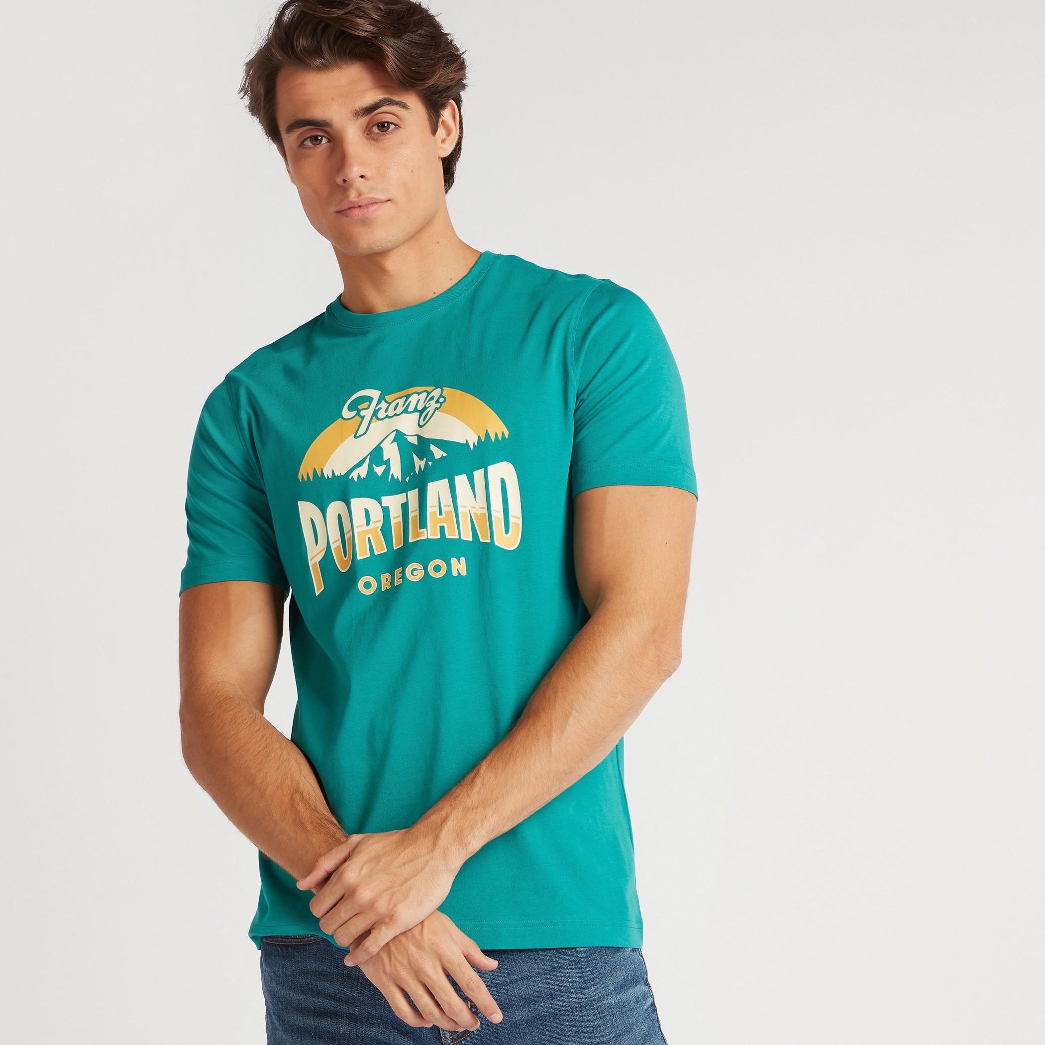 تيشيرت بقصة سليم وياقة ضيقة وأكمام قصيرة وطبعات-men-clothing-tshirtsandpolos-tshirts-image-1