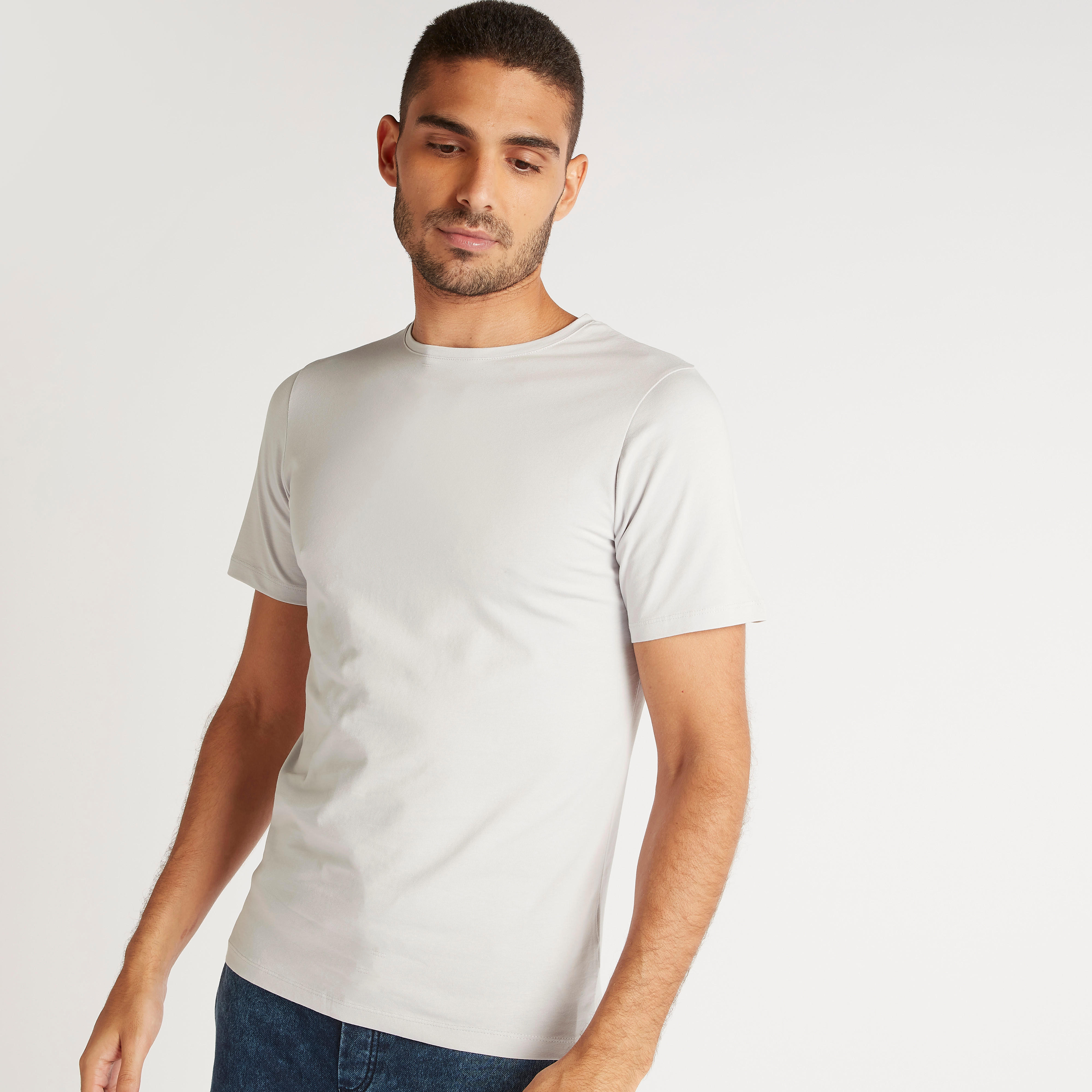 تيشيرت سادة بياقة ضيّقة وأكمام قصيرة-men-clothing-tshirtsandpolos-tshirts-image-1