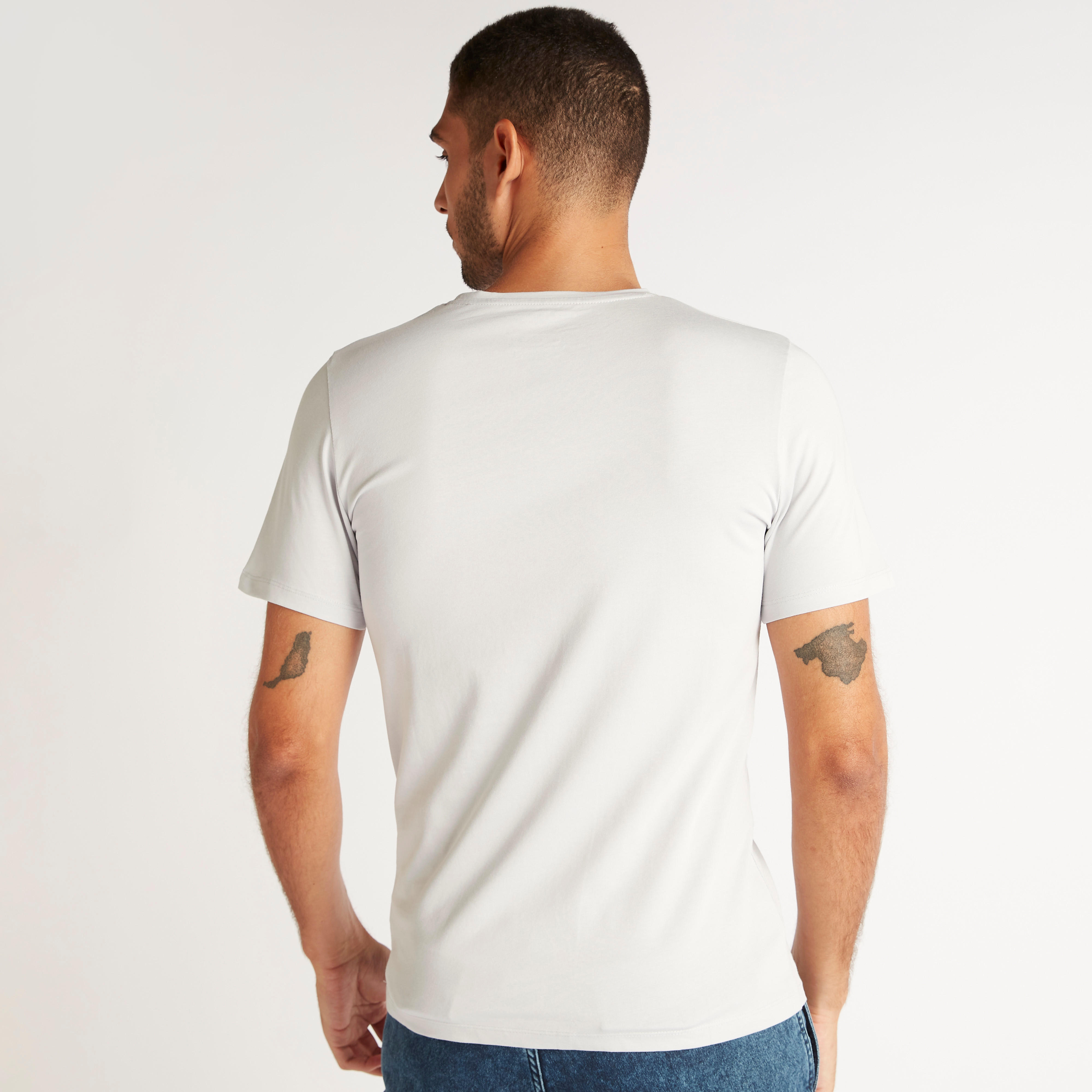 تيشيرت سادة بياقة ضيّقة وأكمام قصيرة-men-clothing-tshirtsandpolos-tshirts-image-4