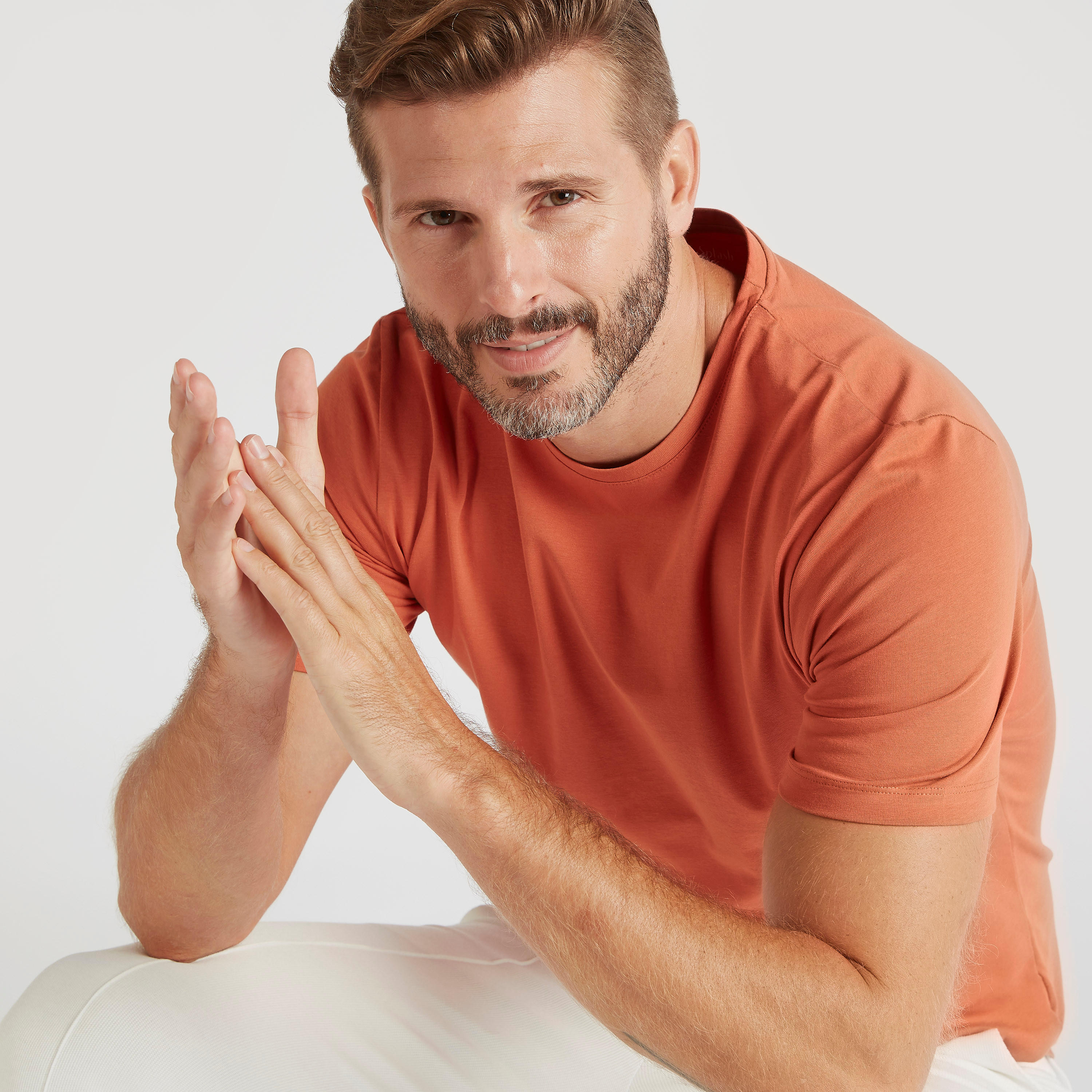 تيشيرت سادة بياقة ضيّقة وأكمام قصيرة-men-clothing-tshirtsandpolos-tshirts-image-6