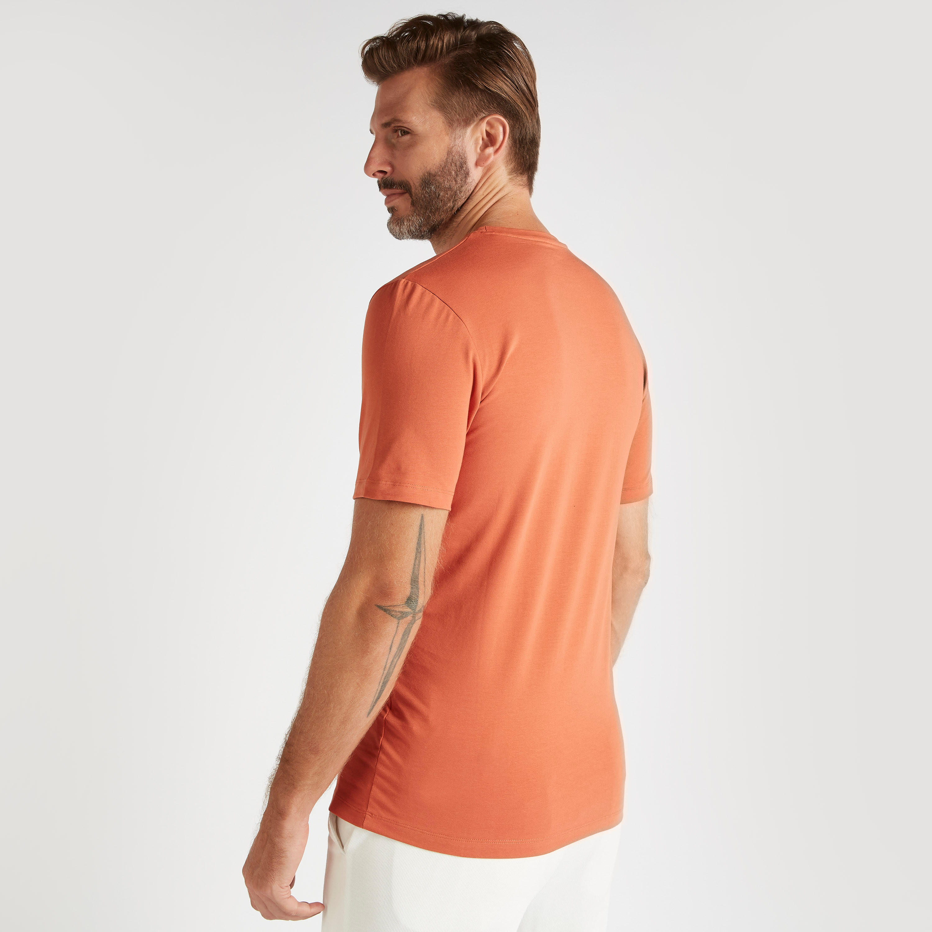 تيشيرت سادة بياقة ضيّقة وأكمام قصيرة-men-clothing-tshirtsandpolos-tshirts-image-3