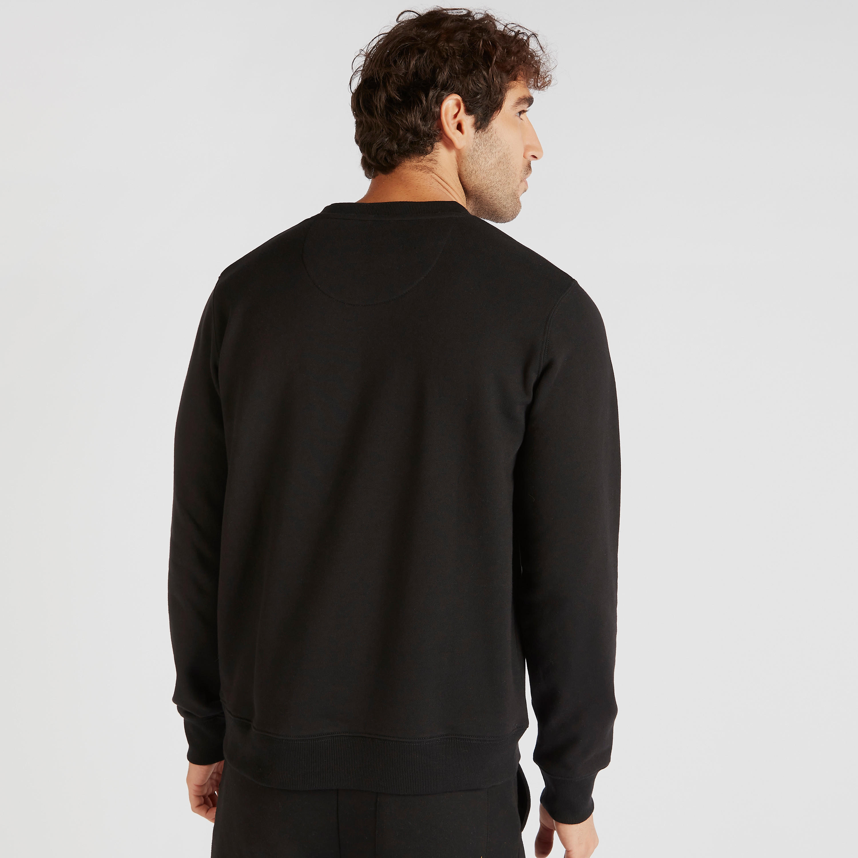 سويت شيرت بياقة ضيّقة وأكمام طويلة-men-winterwear-hoodiesandsweatshirts-image-4