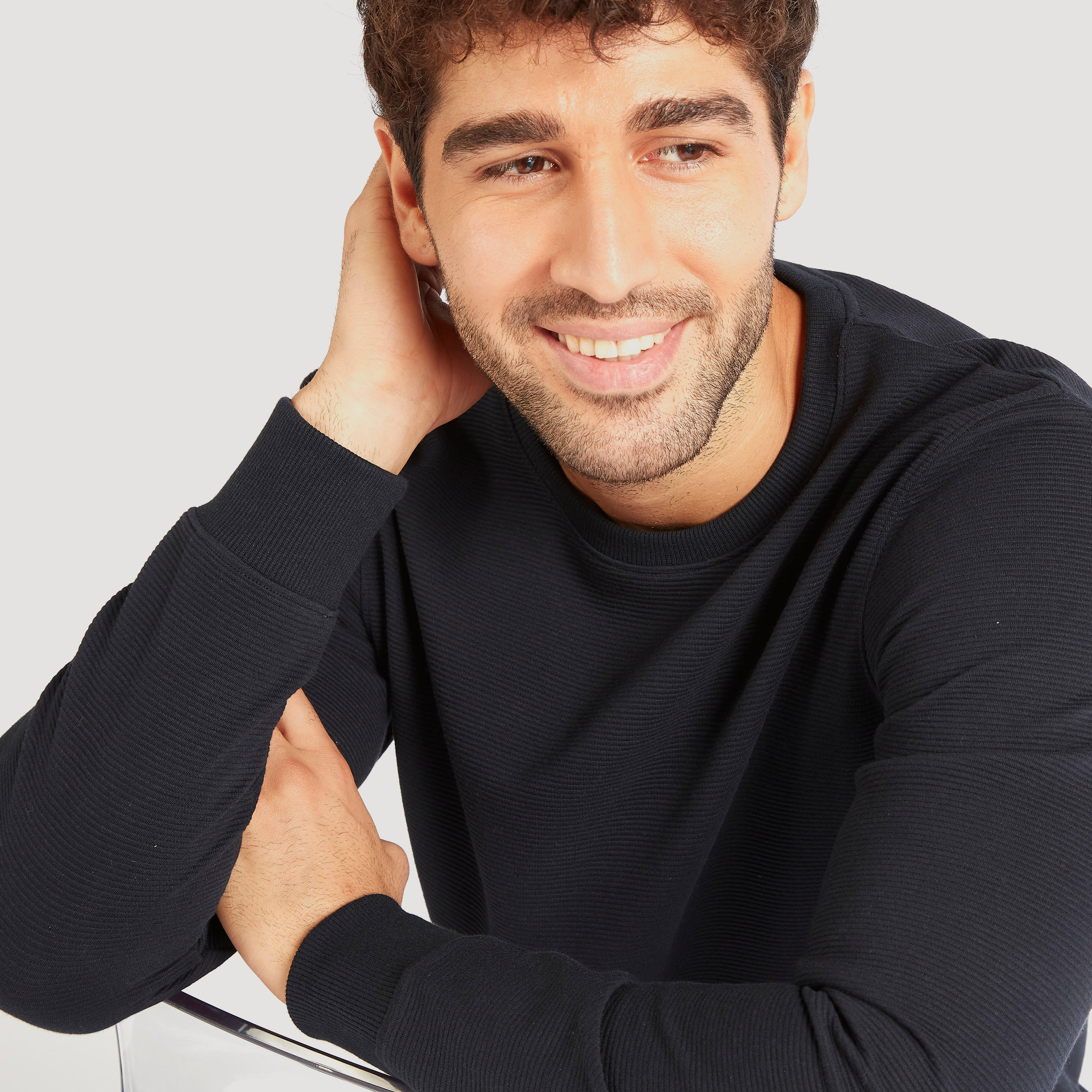 سويت شيرت بارز الملمس بياقة ضيّقة وأكمام طويلة-men-winterwear-hoodiesandsweatshirts-image-3