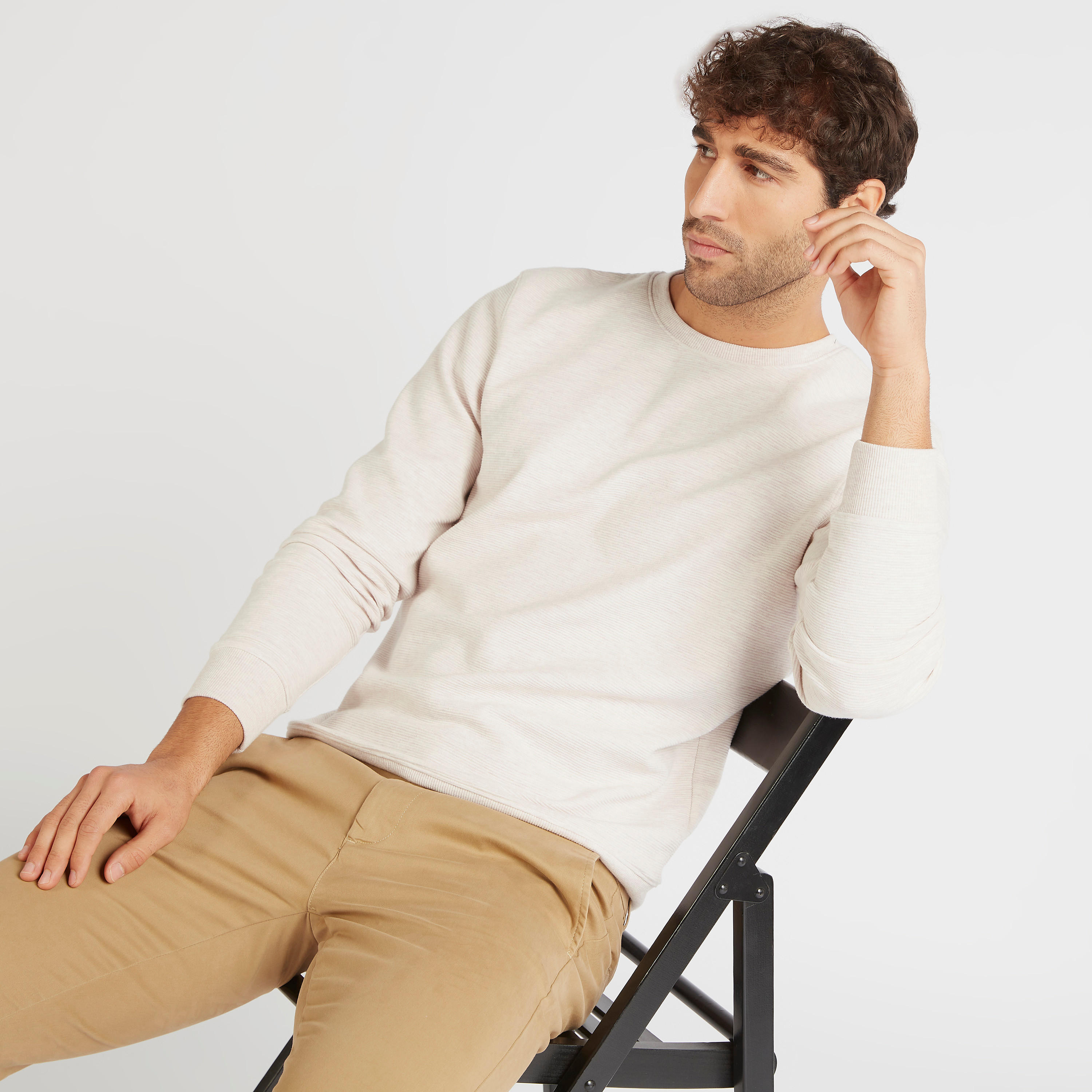 سويت شيرت بارز الملمس بياقة ضيّقة وأكمام طويلة-men-winterwear-hoodiesandsweatshirts-image-1