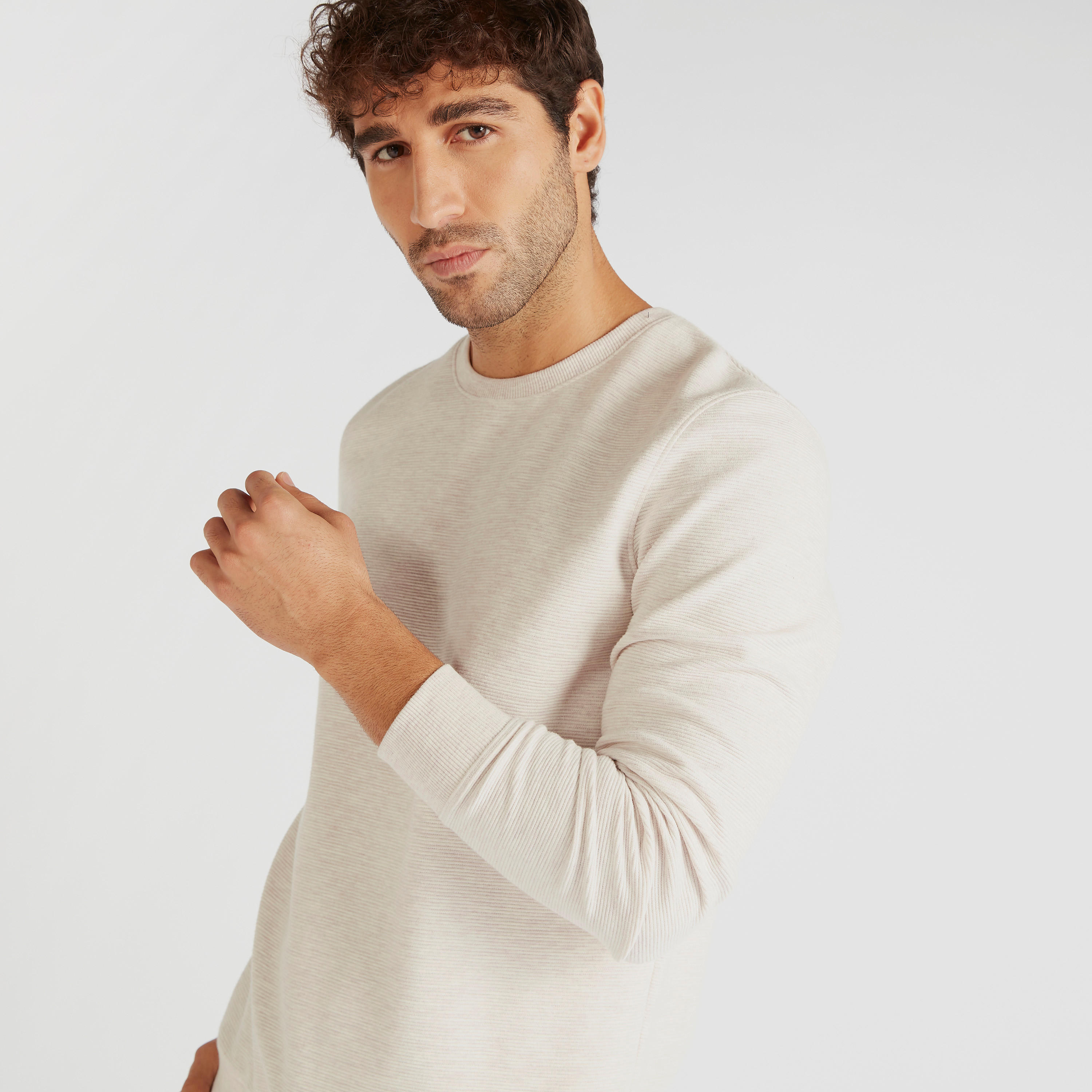 سويت شيرت بارز الملمس بياقة ضيّقة وأكمام طويلة-men-winterwear-hoodiesandsweatshirts-image-6