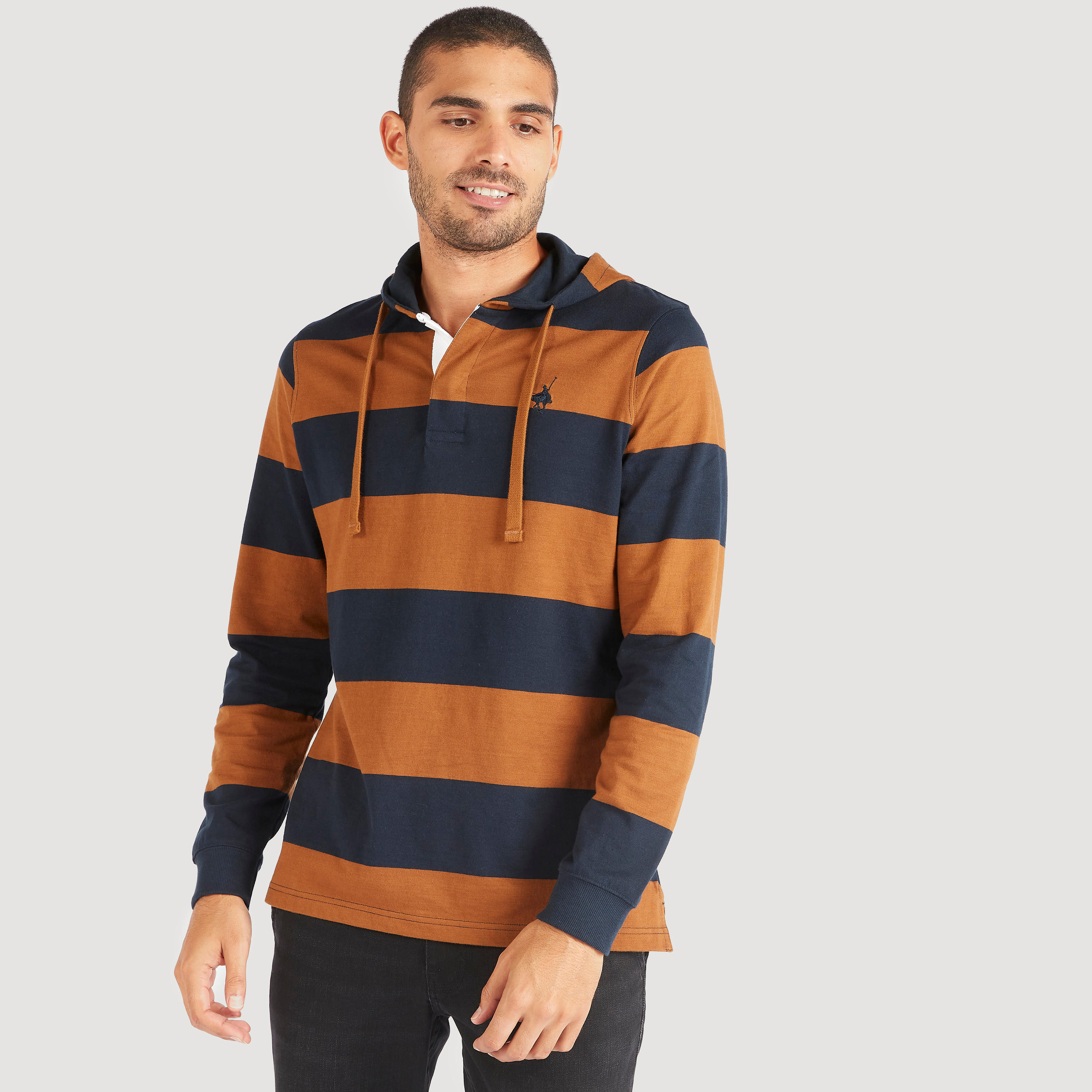تيشيرت مقلّم بقبّعة وأكمام طويلة-men-clothing-tshirtsandpolos-tshirts-image-3