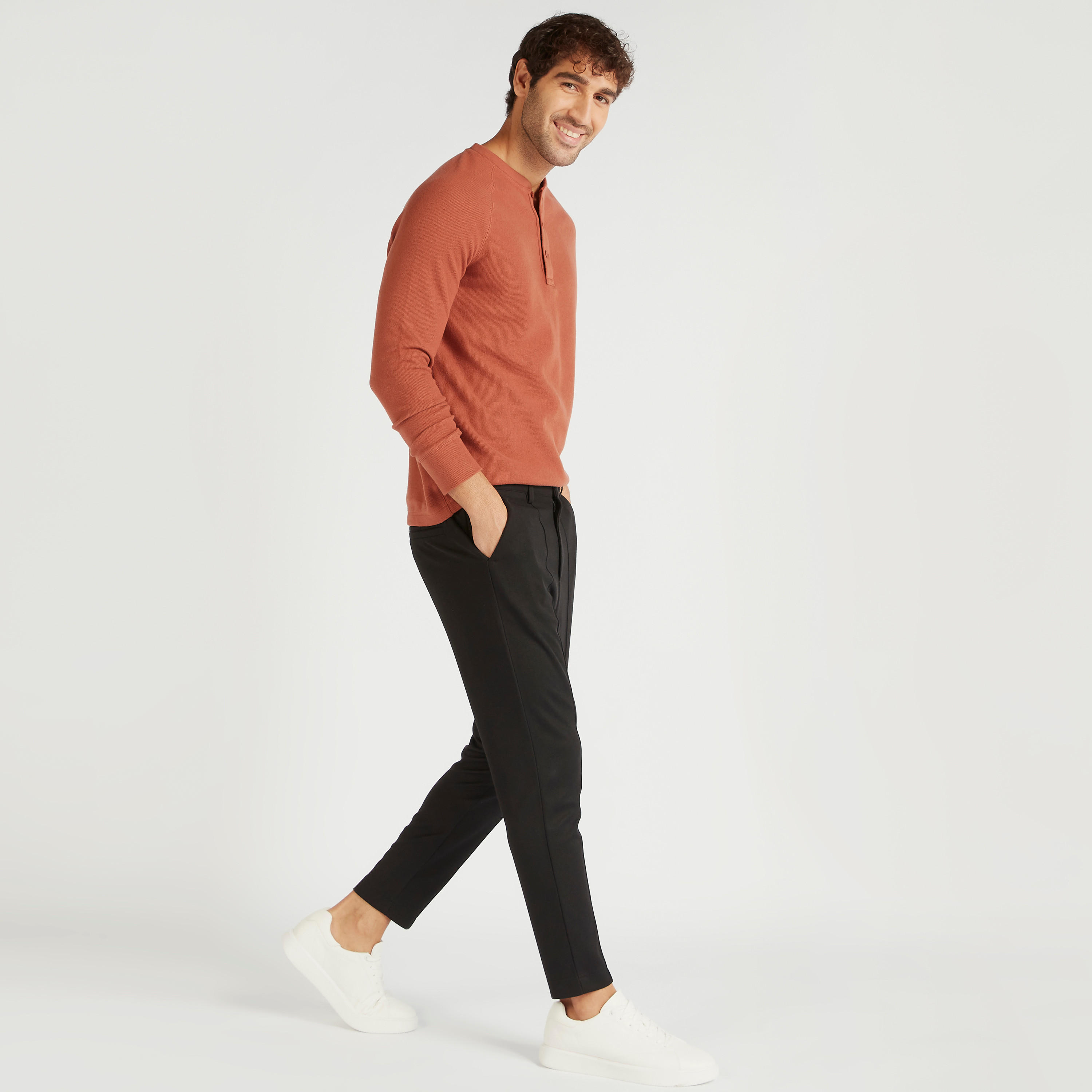 تيشيرت مضلّ بياقة هينيلي وأكمام طويلة-men-clothing-tshirtsandpolos-tshirts-image-4