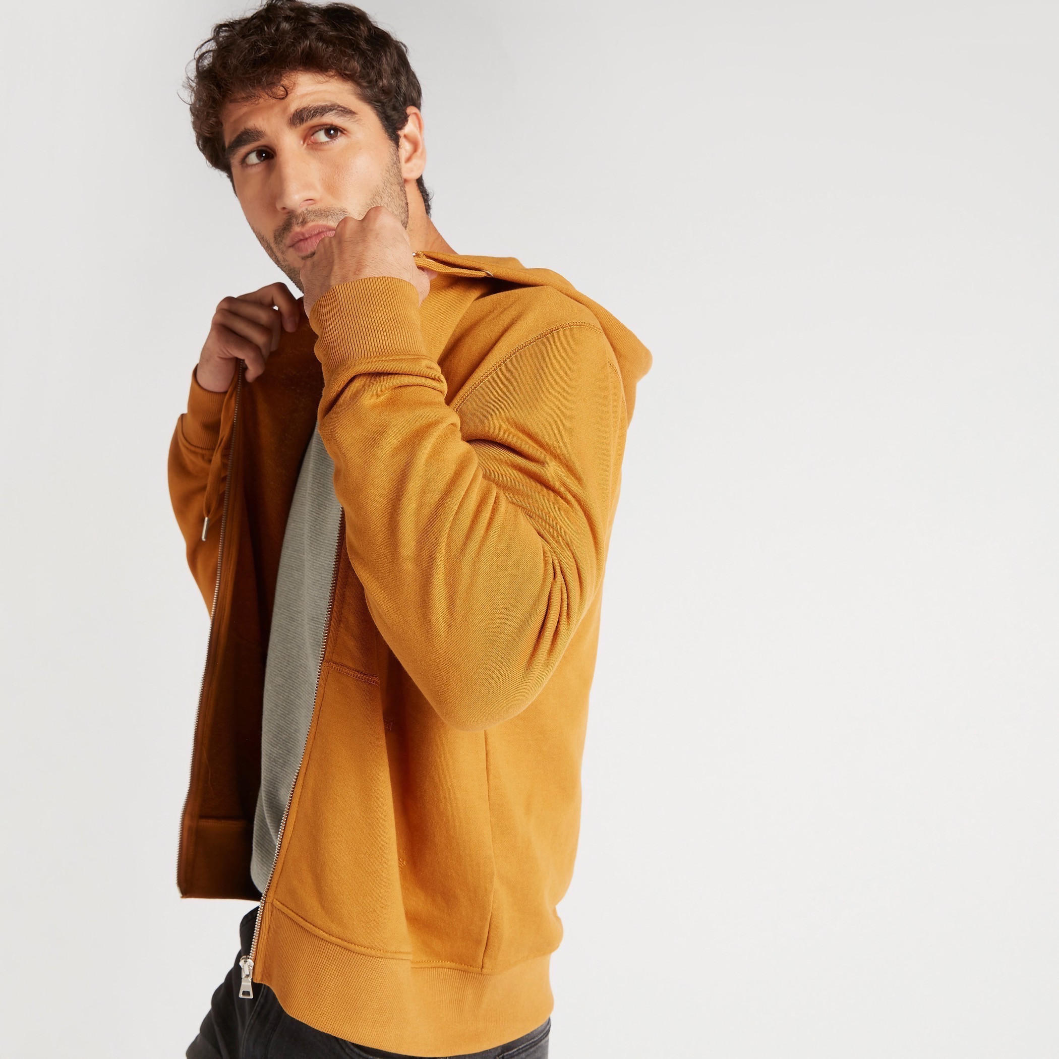 هودي سادة بسحّاب إغلاق وأكمام طويلة-men-winterwear-hoodiesandsweatshirts-image-1
