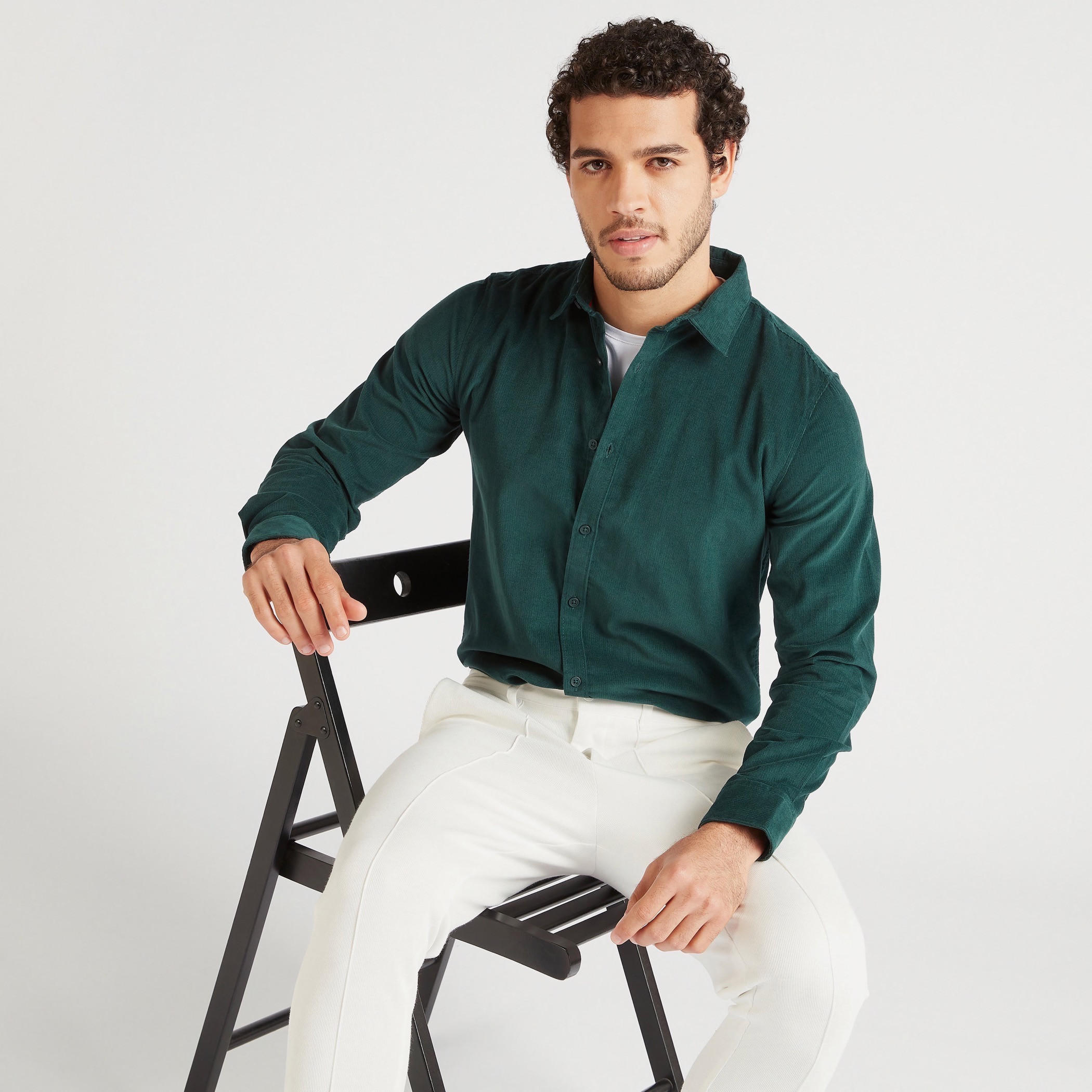 قميص بارز الملمس بأكمام طويلة وزر إغلاق-men-clothing-shirts-image-1