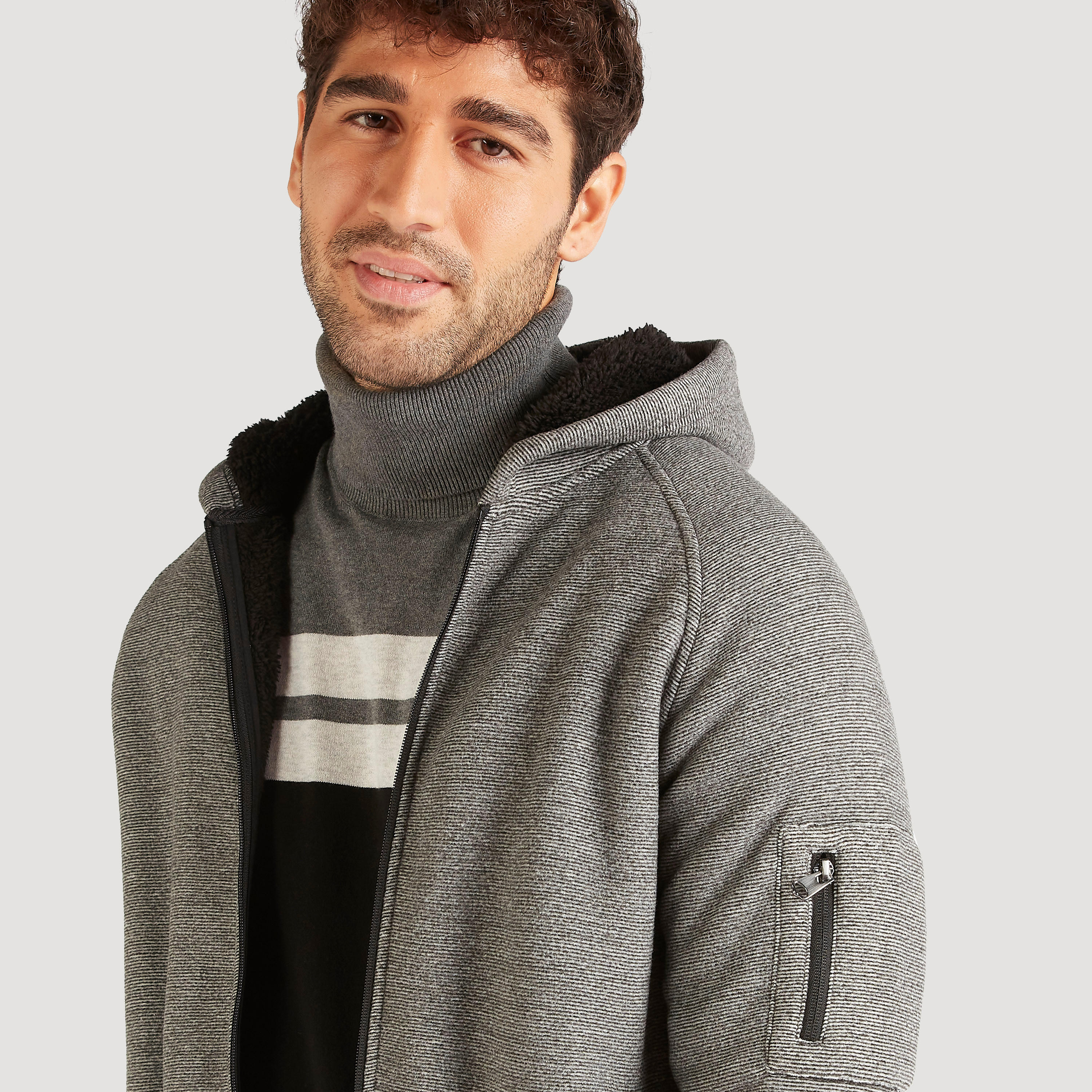 جاكيت مستدام خفيف بارز الملمس بسحّاب إغلاق وجيوب-men-clothing-jacketsandblazers-jackets-image-5