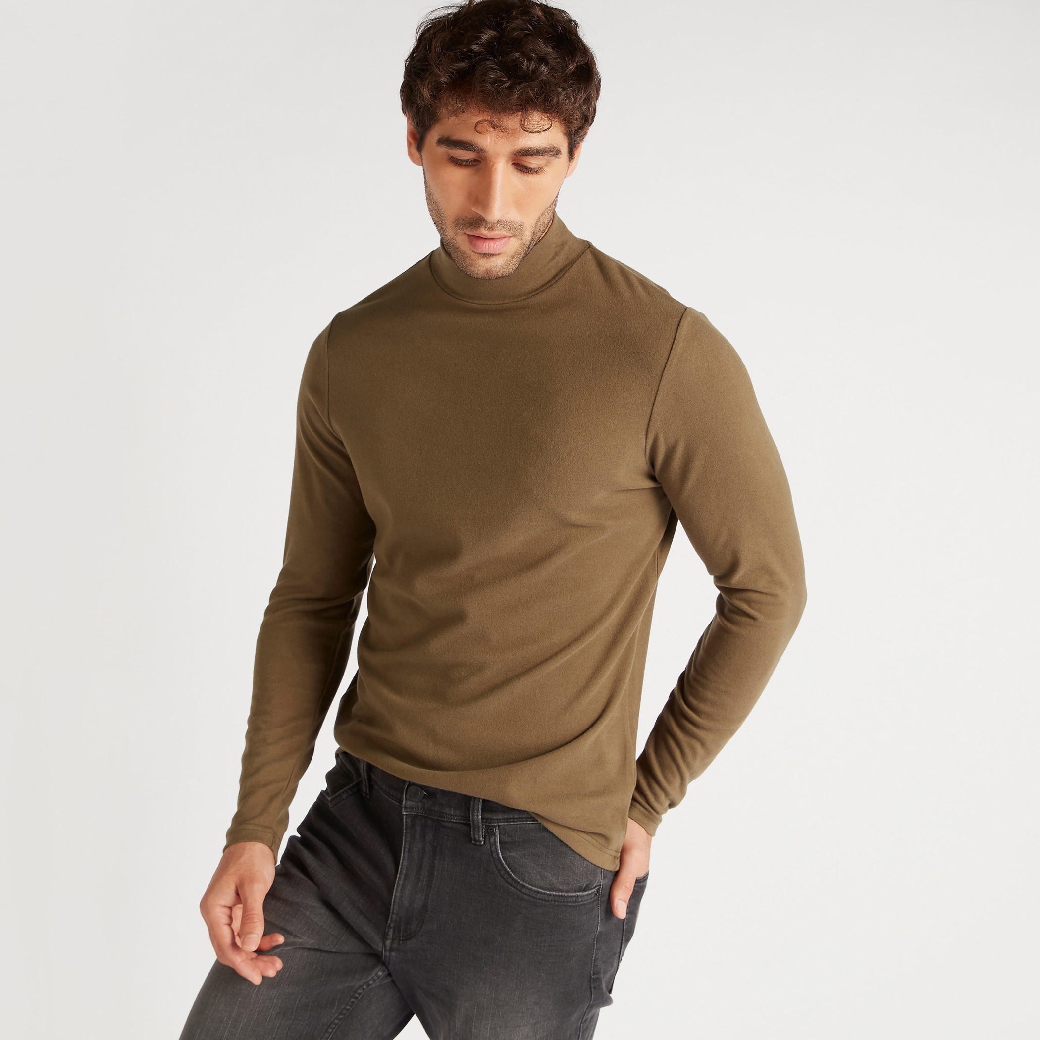 سويت شيرت سادة بياقة عالية وأكمام طويلة-men-winterwear-hoodiesandsweatshirts-image-4