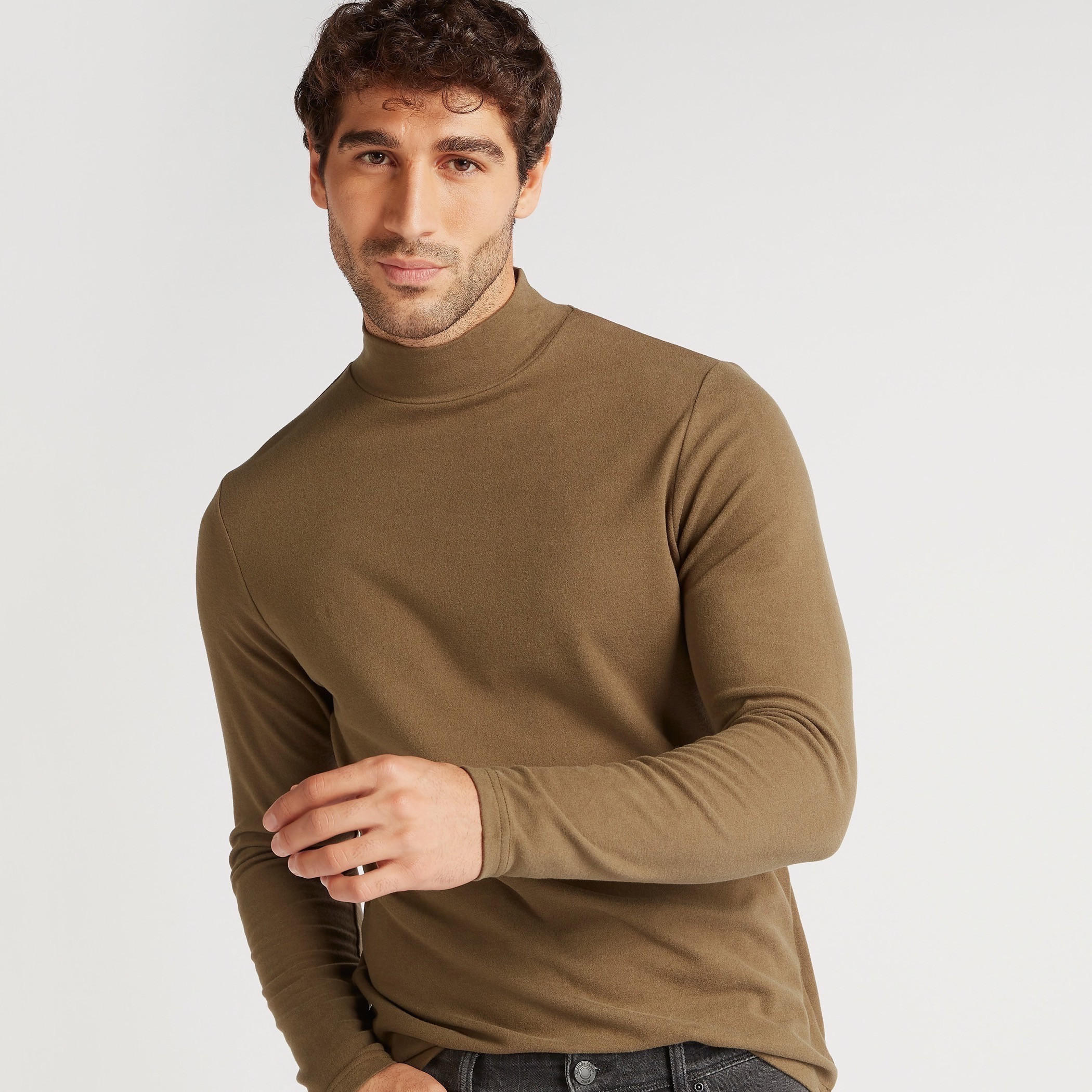 سويت شيرت سادة بياقة عالية وأكمام طويلة-men-winterwear-hoodiesandsweatshirts-image-1