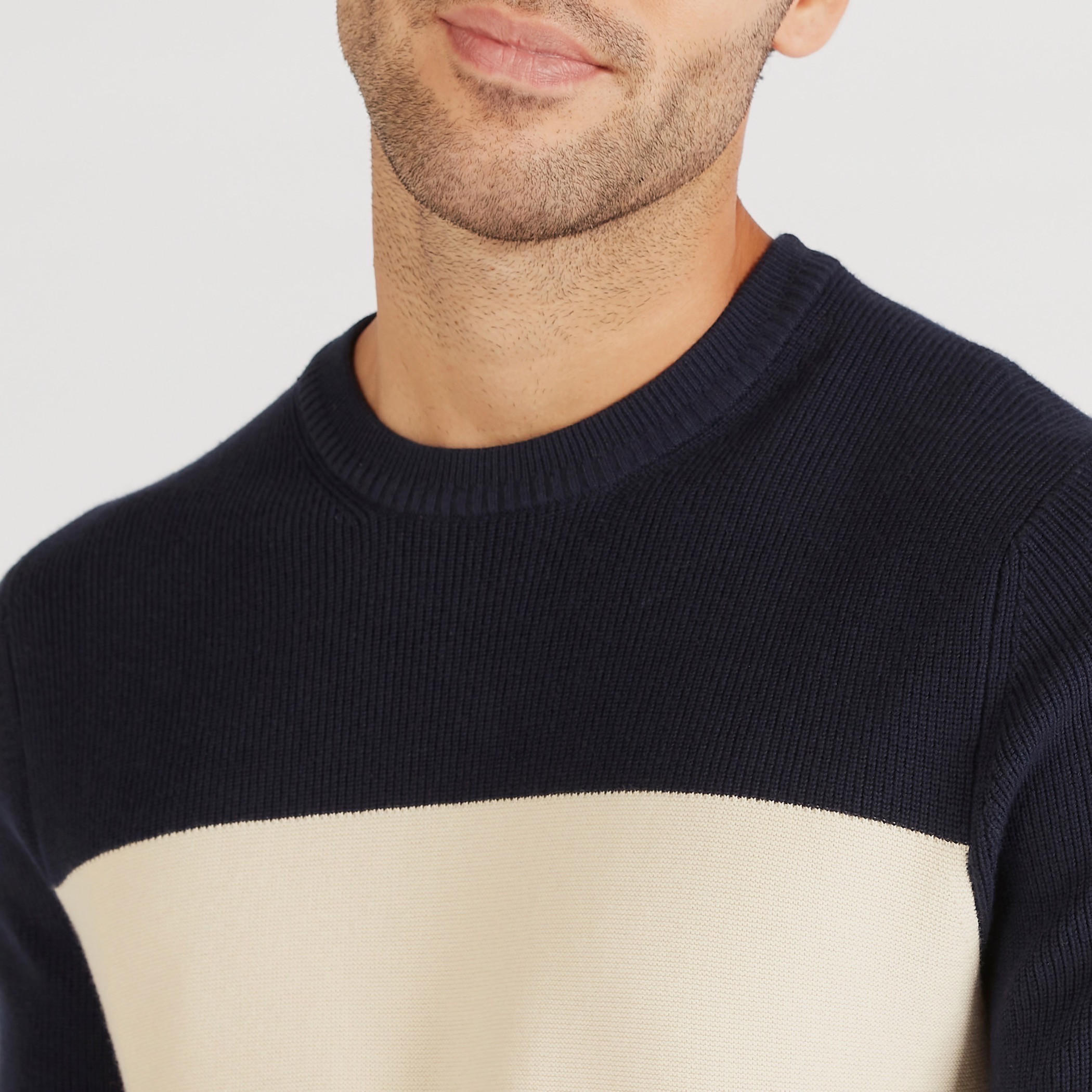 سويت شيرت قوالب ملوّنة بياقة ضيّقة وأكمام طويلة-men-clothing-sweatersandpullovers-image-3