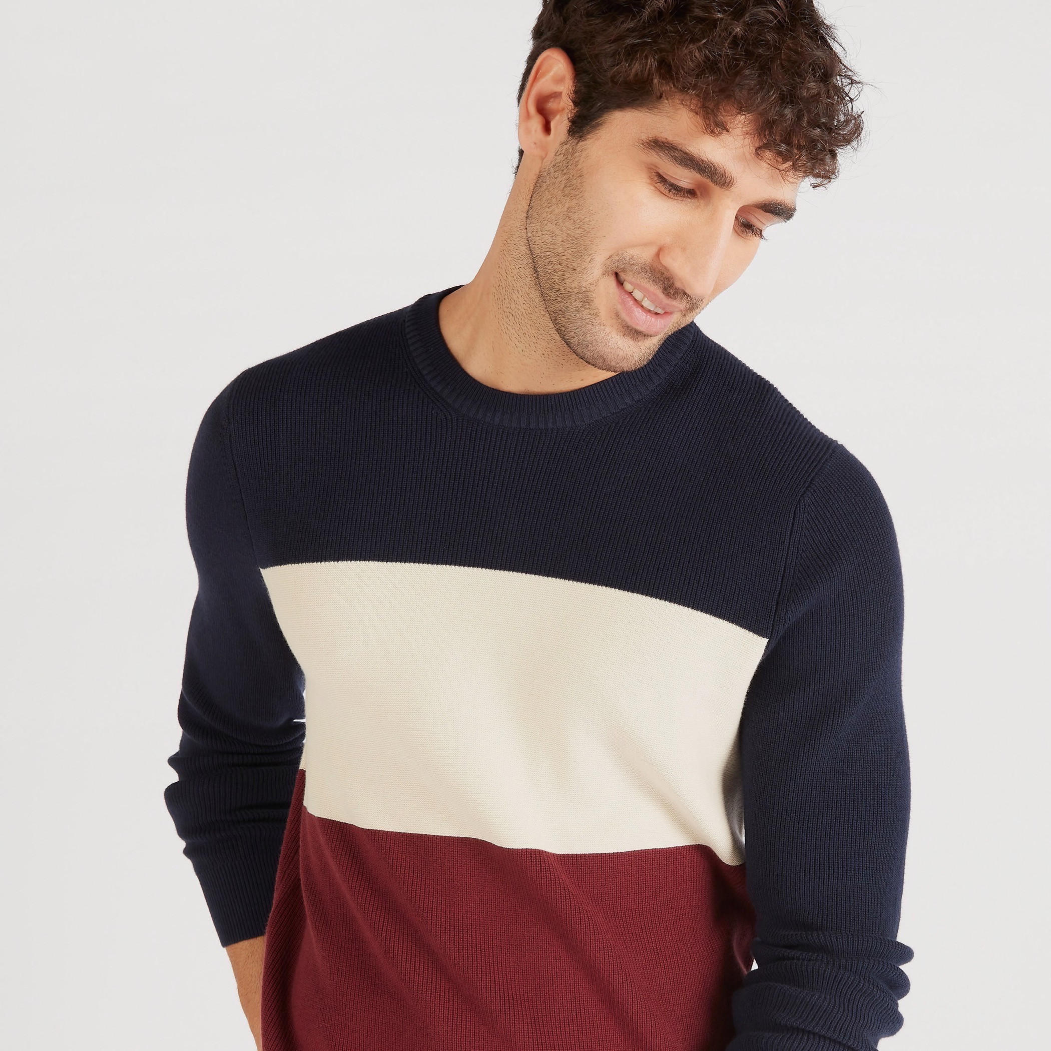 سويت شيرت قوالب ملوّنة بياقة ضيّقة وأكمام طويلة-men-clothing-sweatersandpullovers-image-5