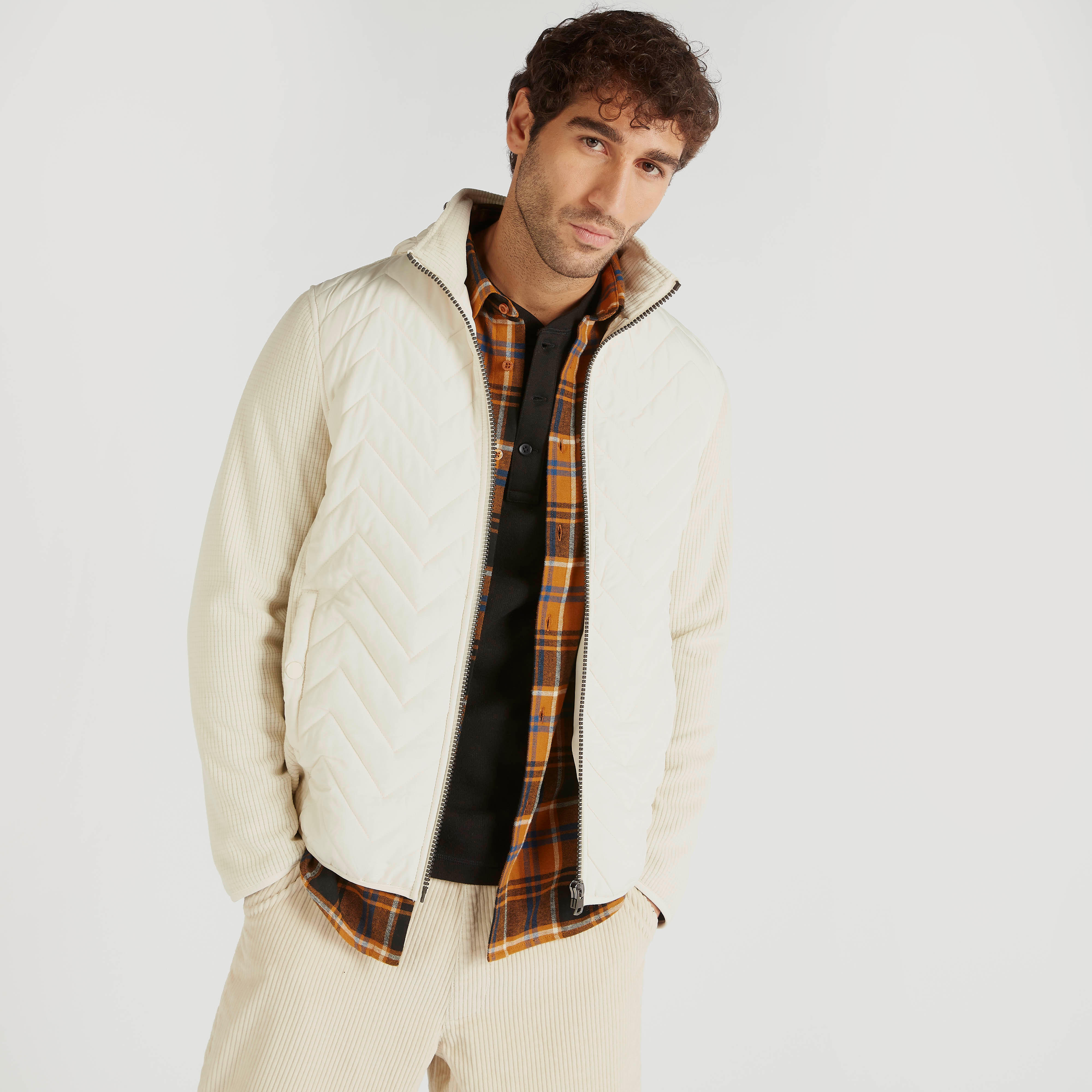 جاكيت مبطّن بقبعة وجيوب-men-clothing-jacketsandblazers-jackets-image-1