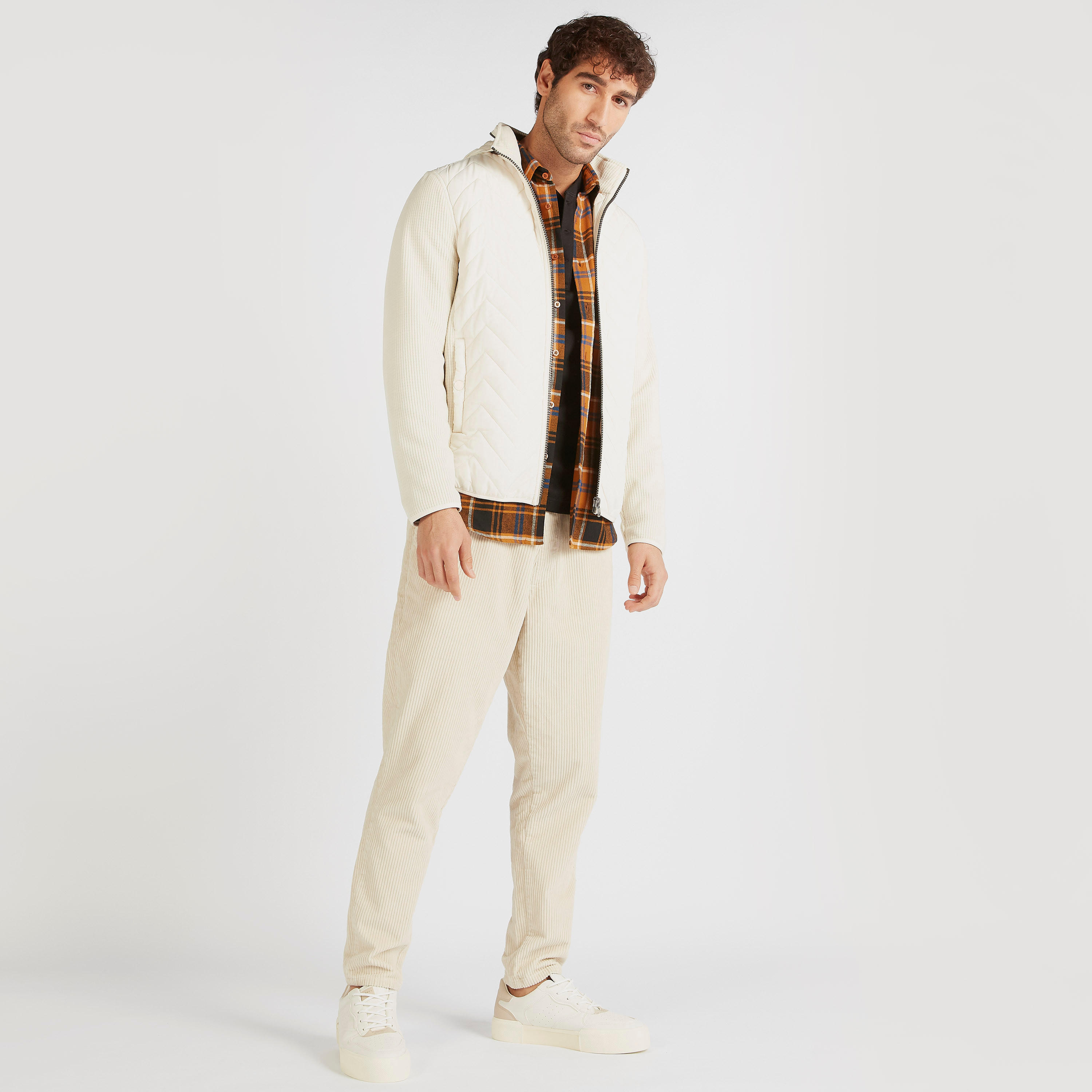 جاكيت مبطّن بقبعة وجيوب-men-clothing-jacketsandblazers-jackets-image-2