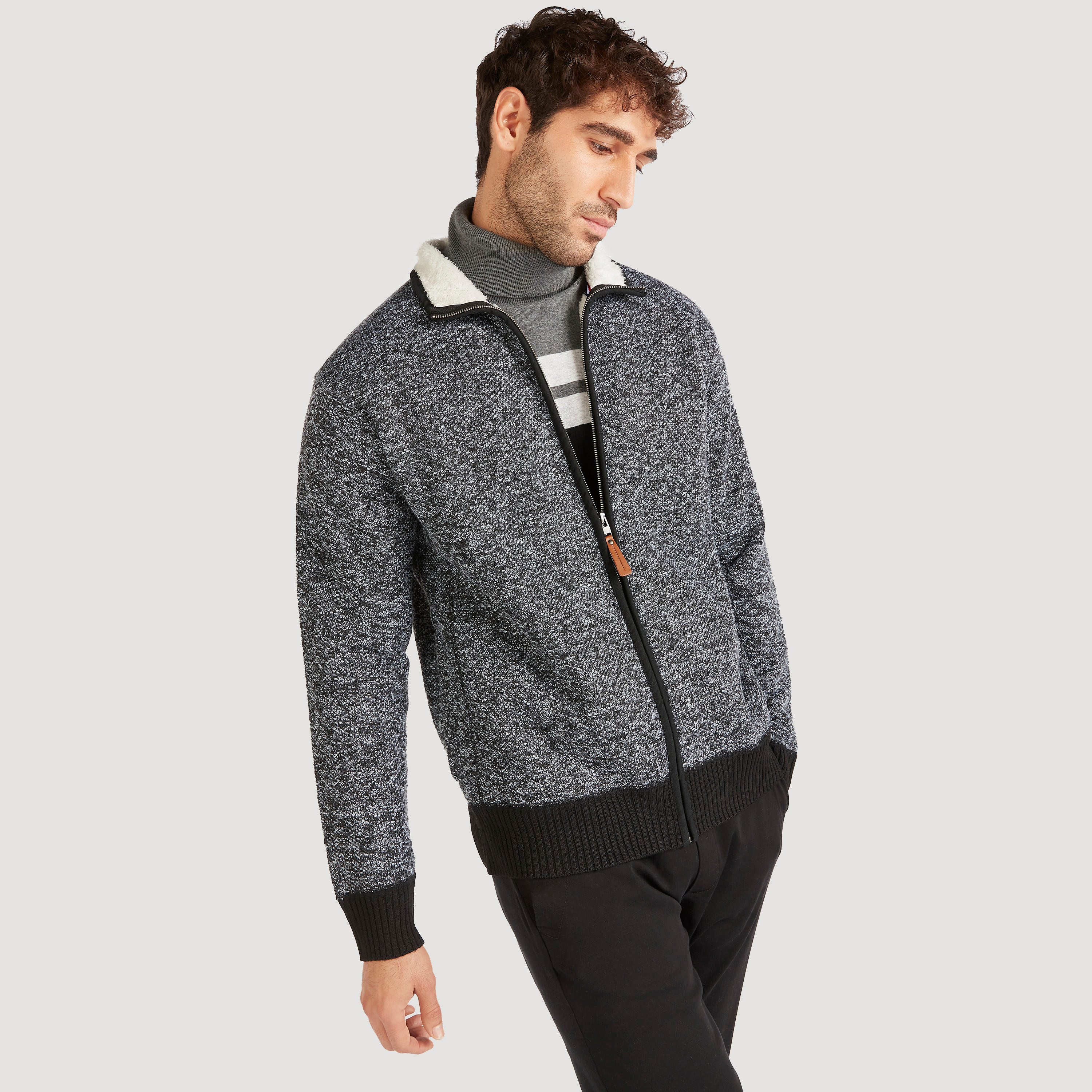 جاكيت مستدام خفيف بارز الملمس بسحّاب إغلاق وجيوب-men-clothing-jacketsandblazers-jackets-image-1