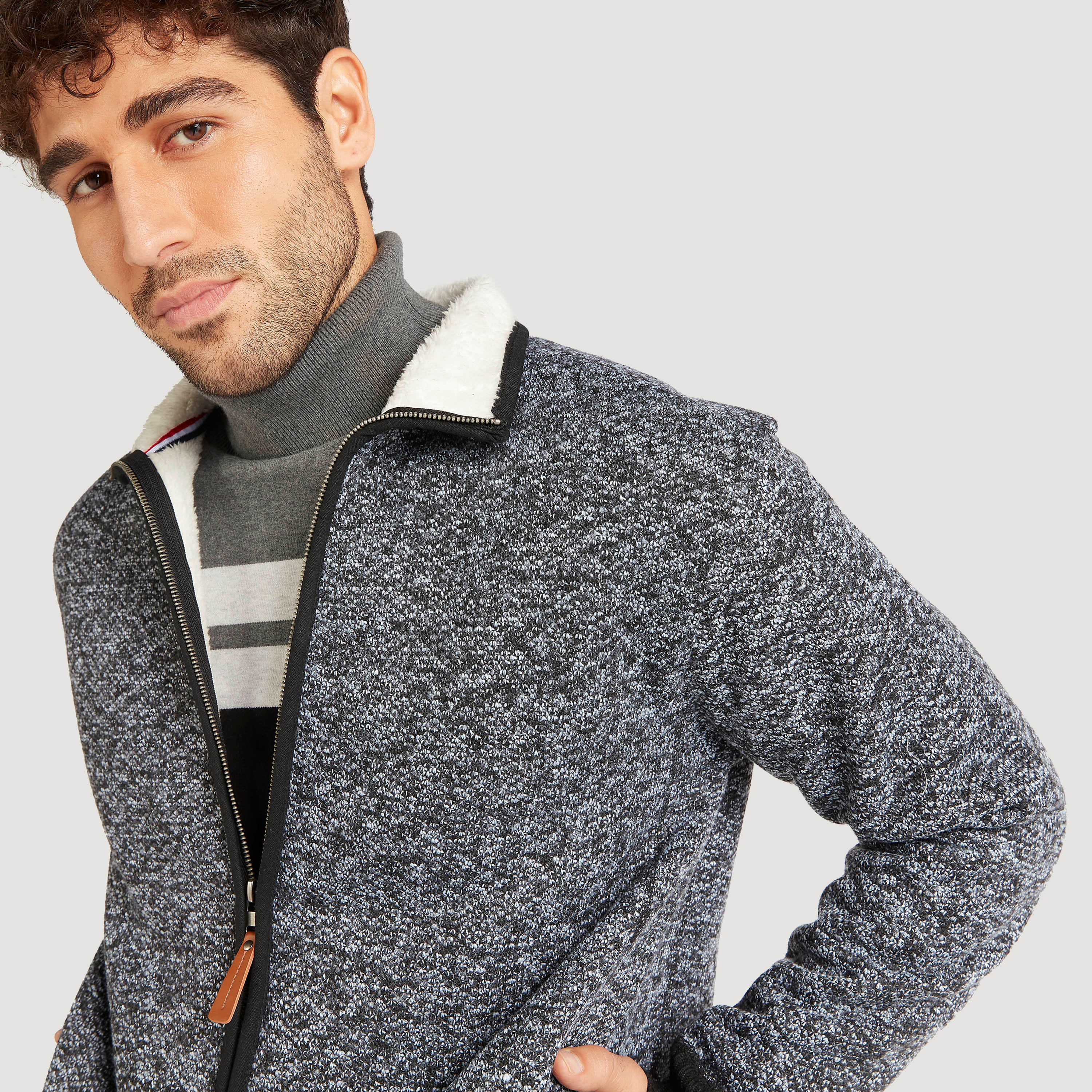 جاكيت مستدام خفيف بارز الملمس بسحّاب إغلاق وجيوب-men-clothing-jacketsandblazers-jackets-image-6