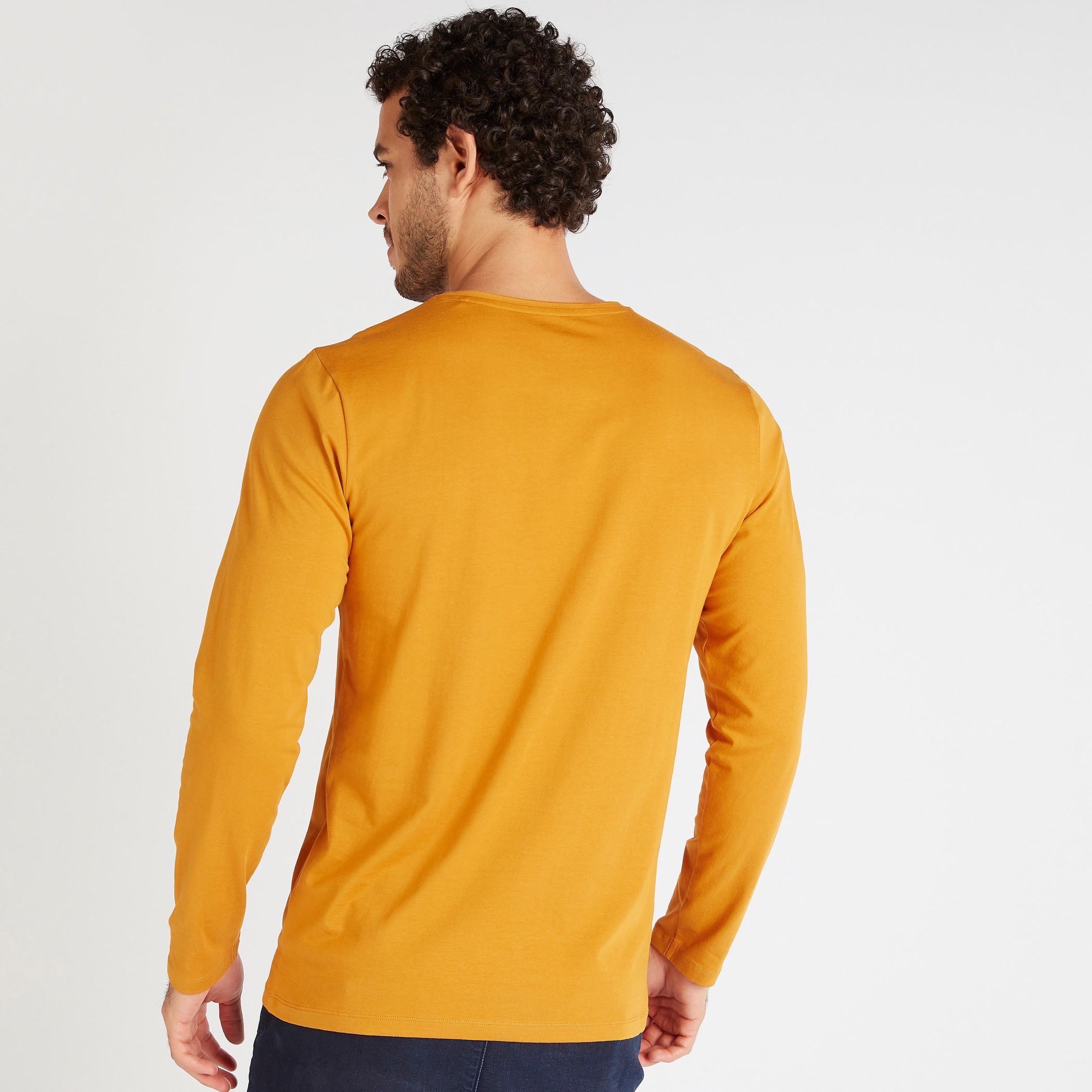 تيشيرت سادة بياقة ضيّقة وأكمام طويلة-men-clothing-tshirtsandpolos-tshirts-image-1