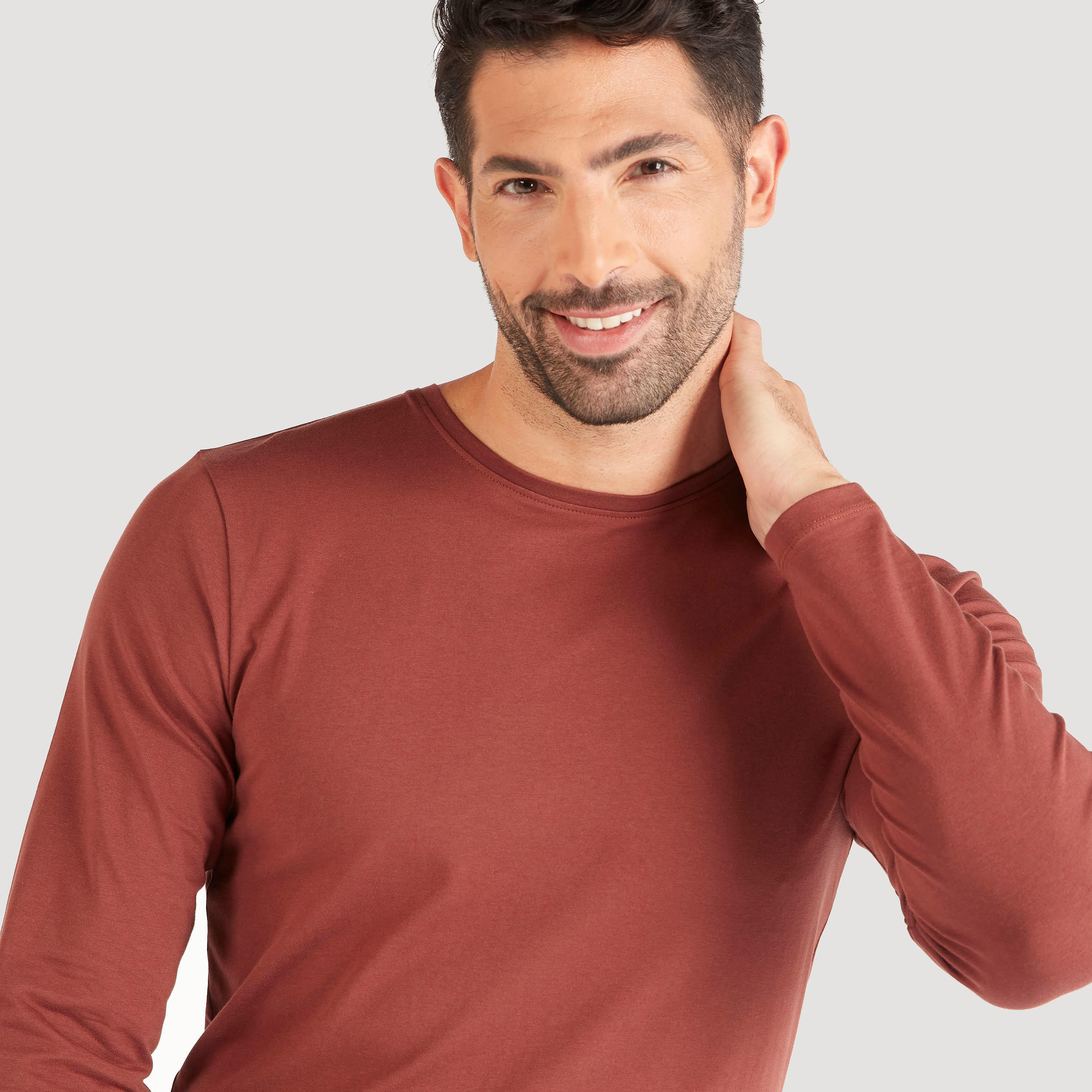 تيشيرت سادة بياقة ضيّقة وأكمام طويلة-men-clothing-tshirtsandpolos-tshirts-image-3