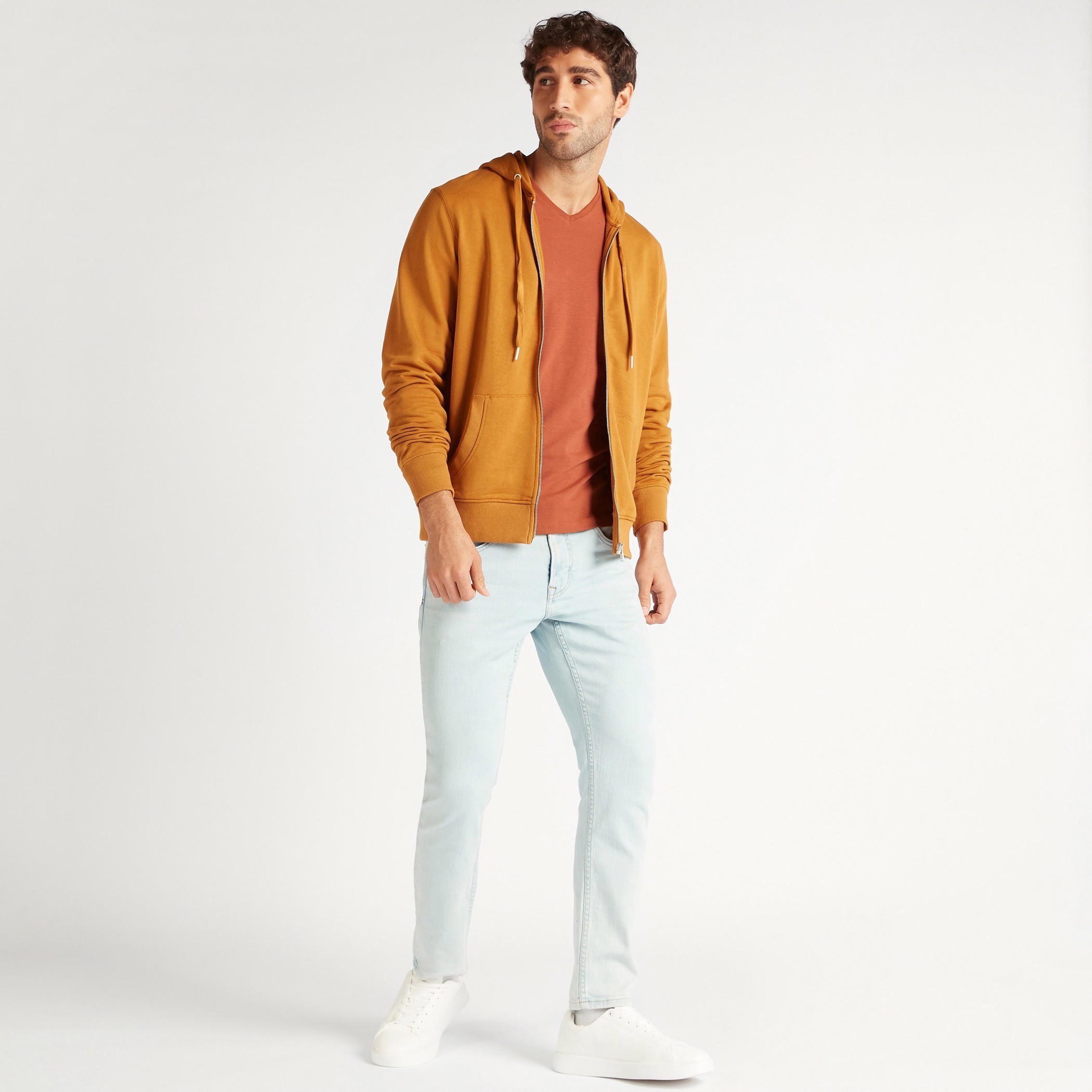 تيشيرت سادة بياقة V وأكمام طويلة-men-clothing-tshirtsandpolos-tshirts-image-3