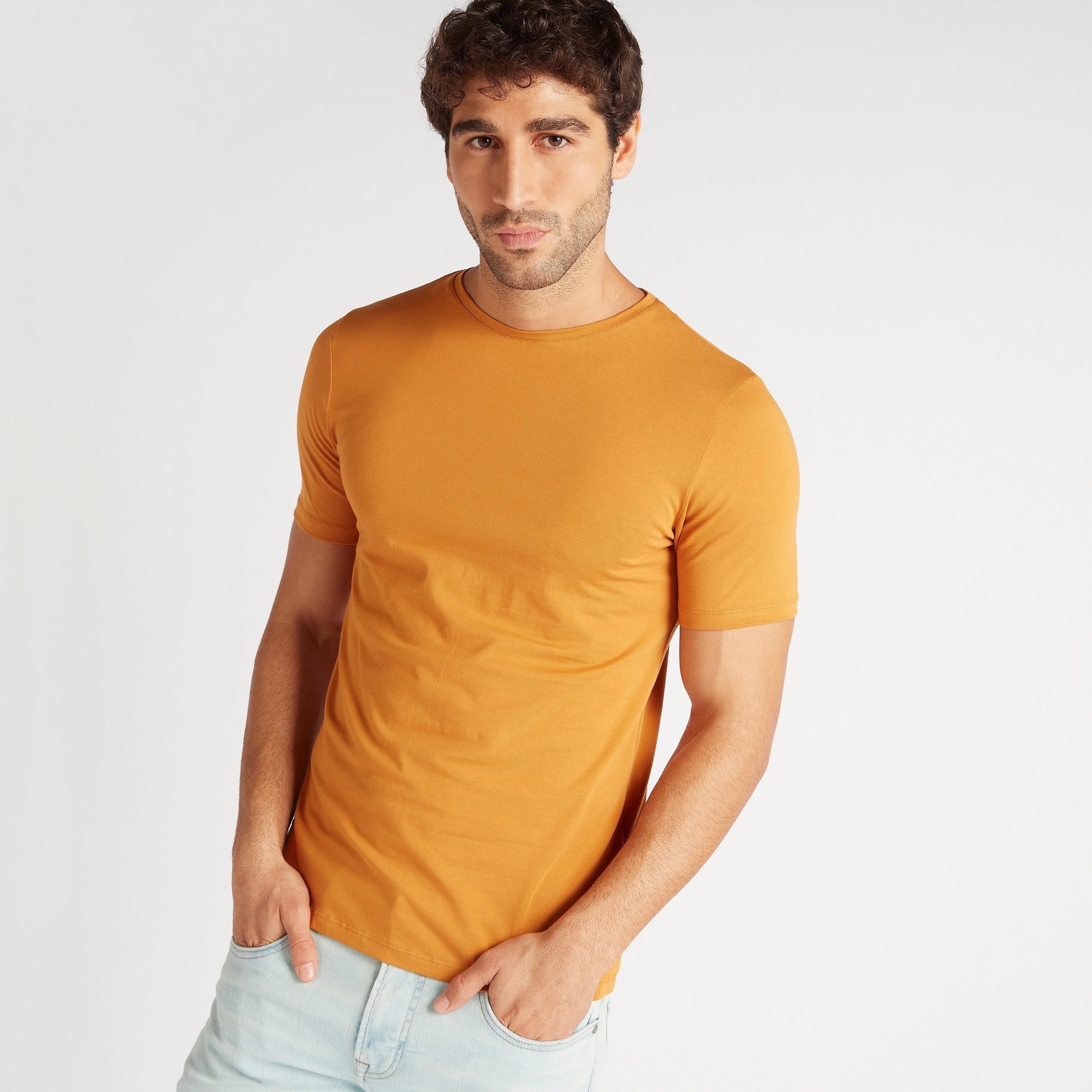 تيشيرت سادة بياقة ضيّقة وأكمام قصيرة-men-clothing-tshirtsandpolos-tshirts-image-4