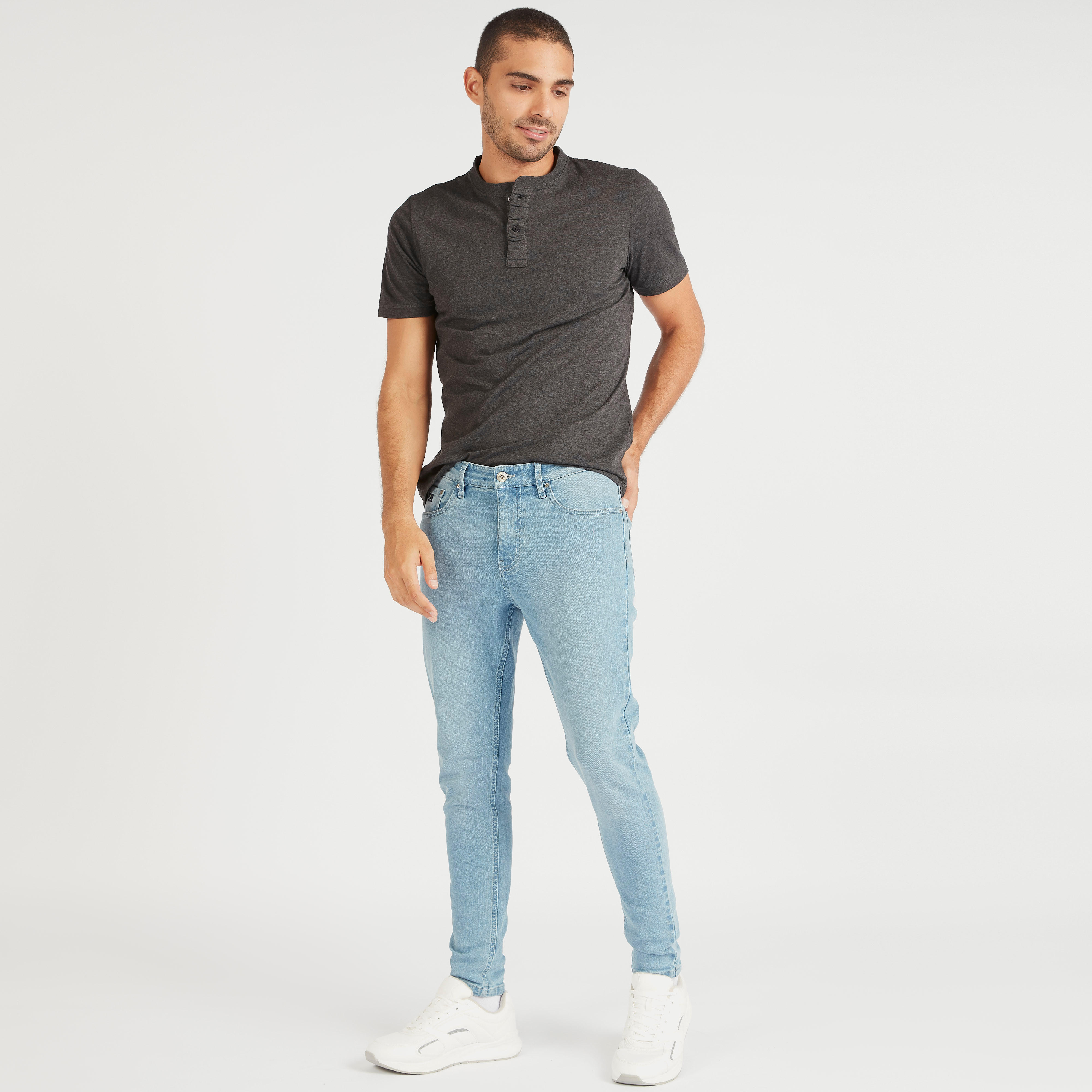 تيشيرت سادة بياقة هينلي وأكمام قصيرة-men-clothing-tshirtsandpolos-tshirts-image-4