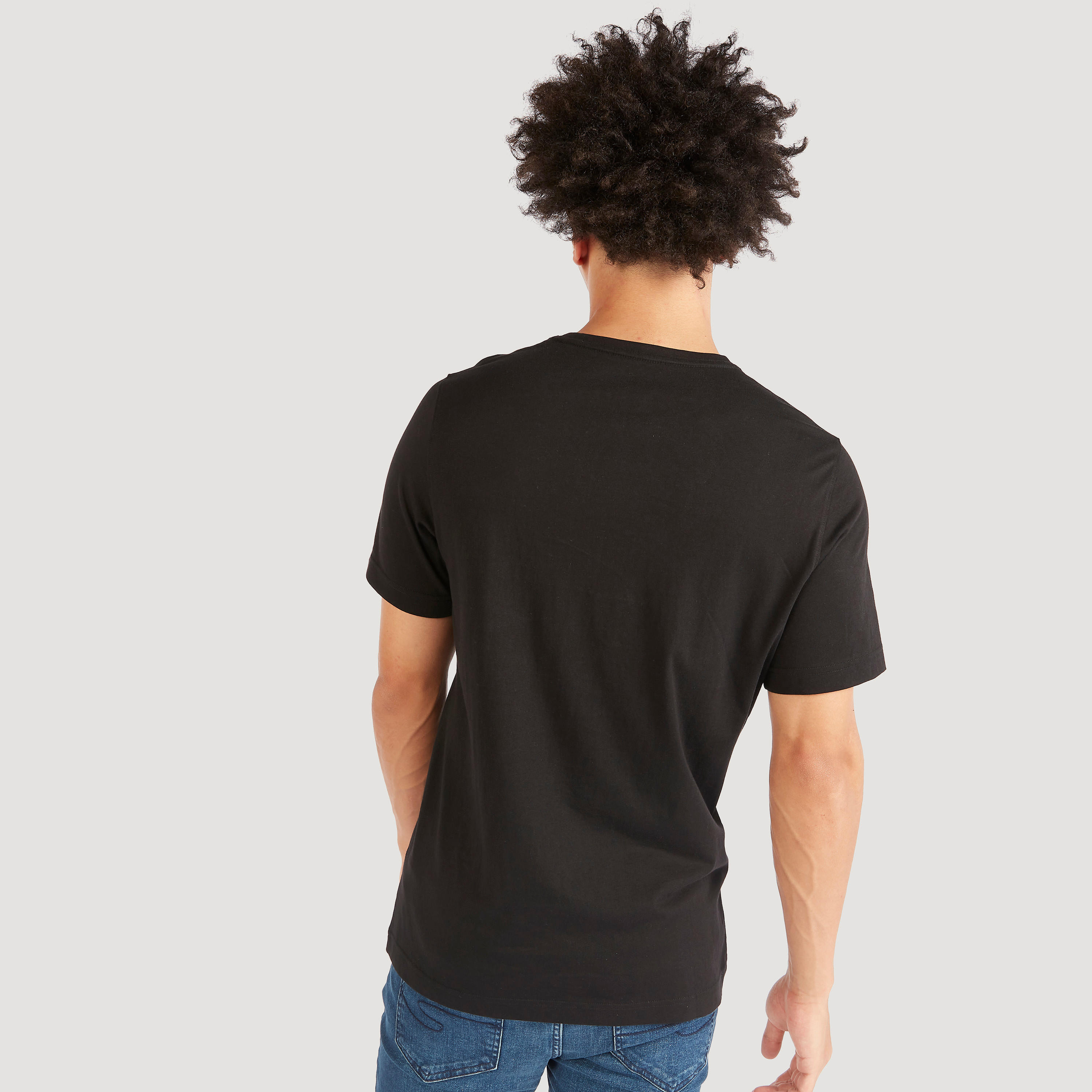 تيشيرت بياقة ضيّقة وأكمام قصيرة وطبعات-men-clothing-tshirtsandpolos-tshirts-image-4