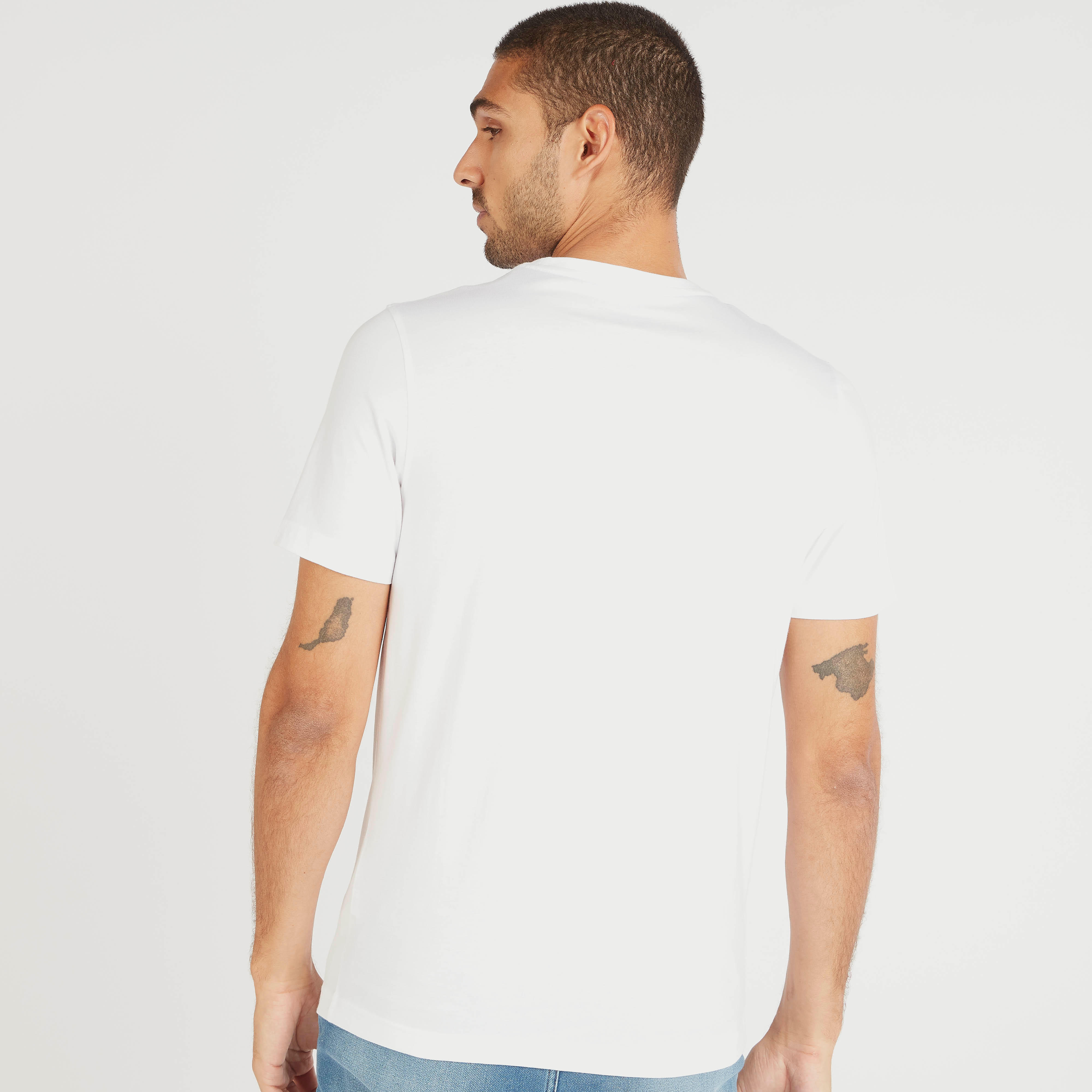 تيشيرت بياقة ضيّقة وأكمام قصيرة وطبعات-men-clothing-tshirtsandpolos-tshirts-image-4