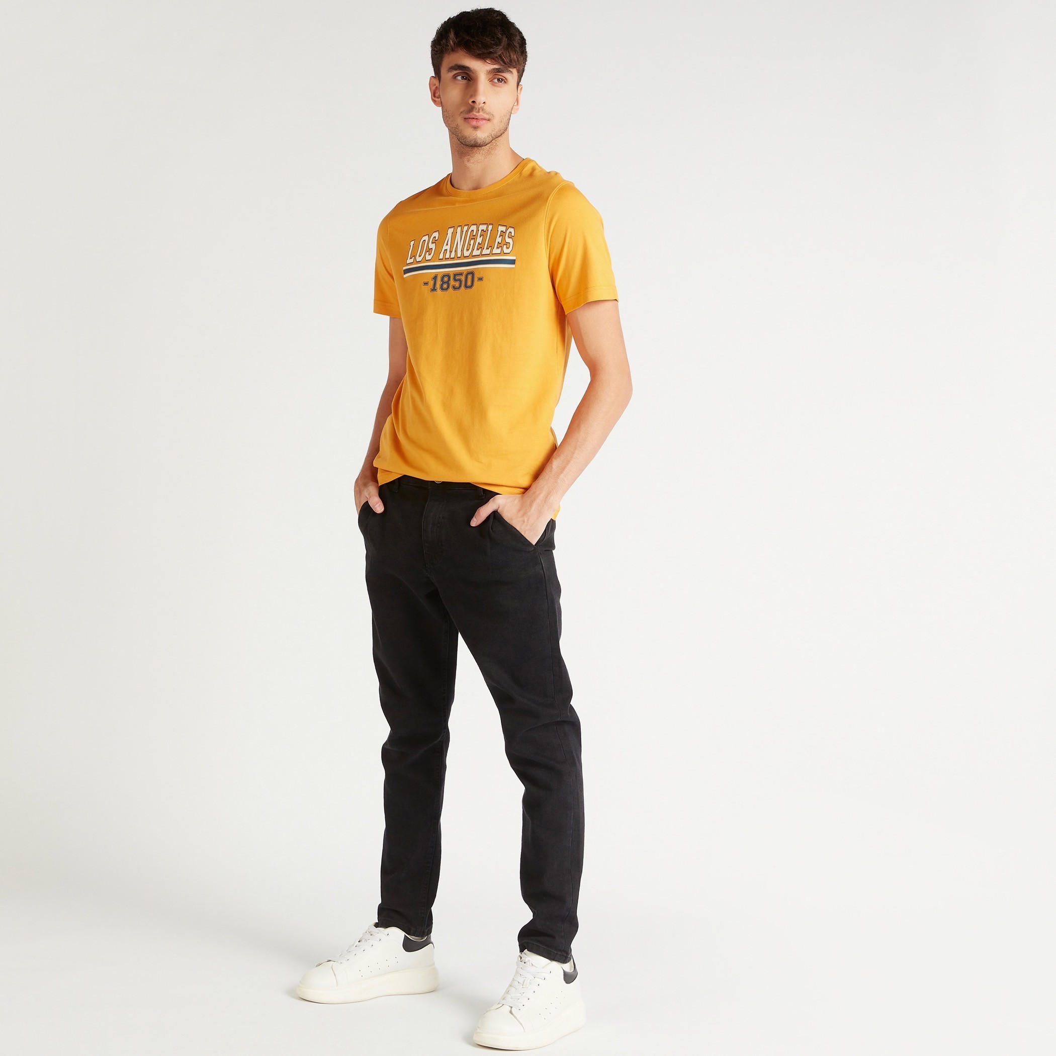 تيشيرت مستدام سليم فيت بياقة ضيّقة وأكمام قصيرة-men-clothing-tshirtsandpolos-tshirts-image-2