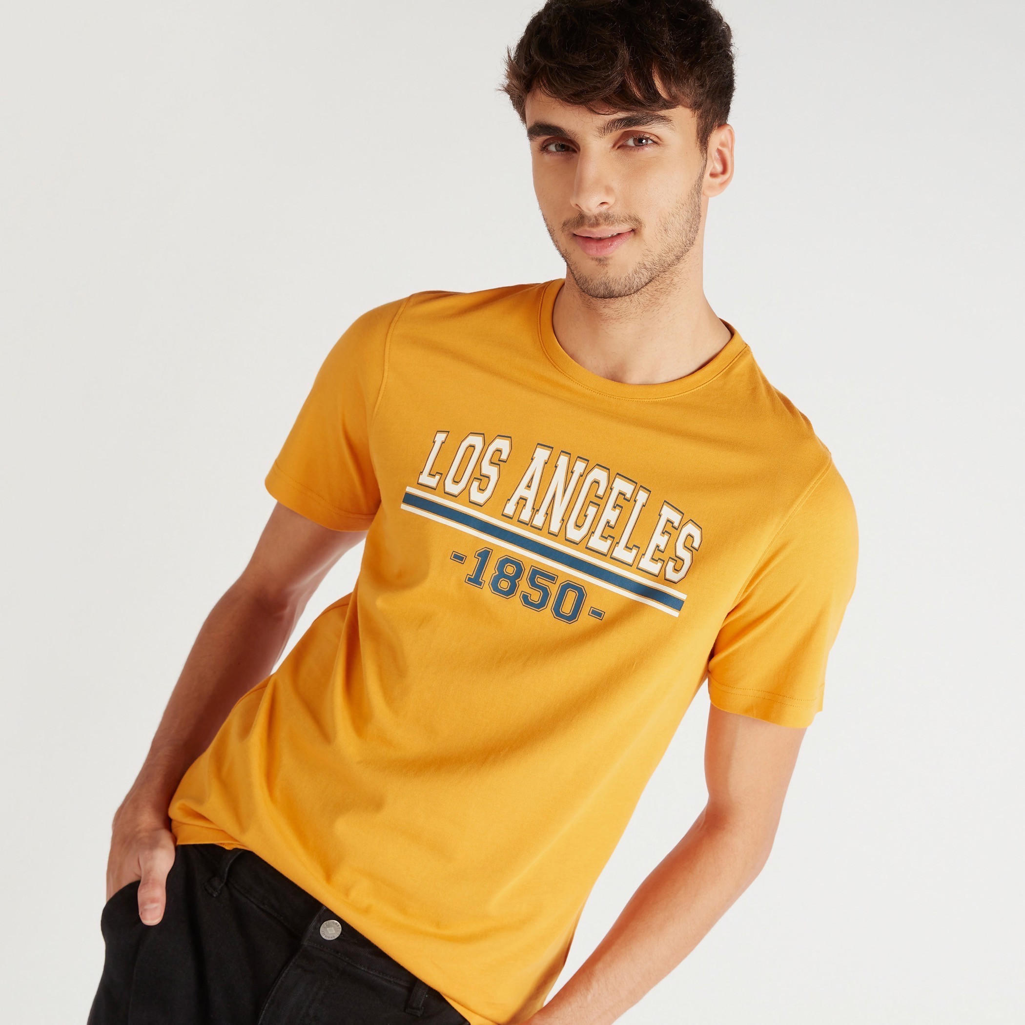 تيشيرت مستدام سليم فيت بياقة ضيّقة وأكمام قصيرة-men-clothing-tshirtsandpolos-tshirts-image-3