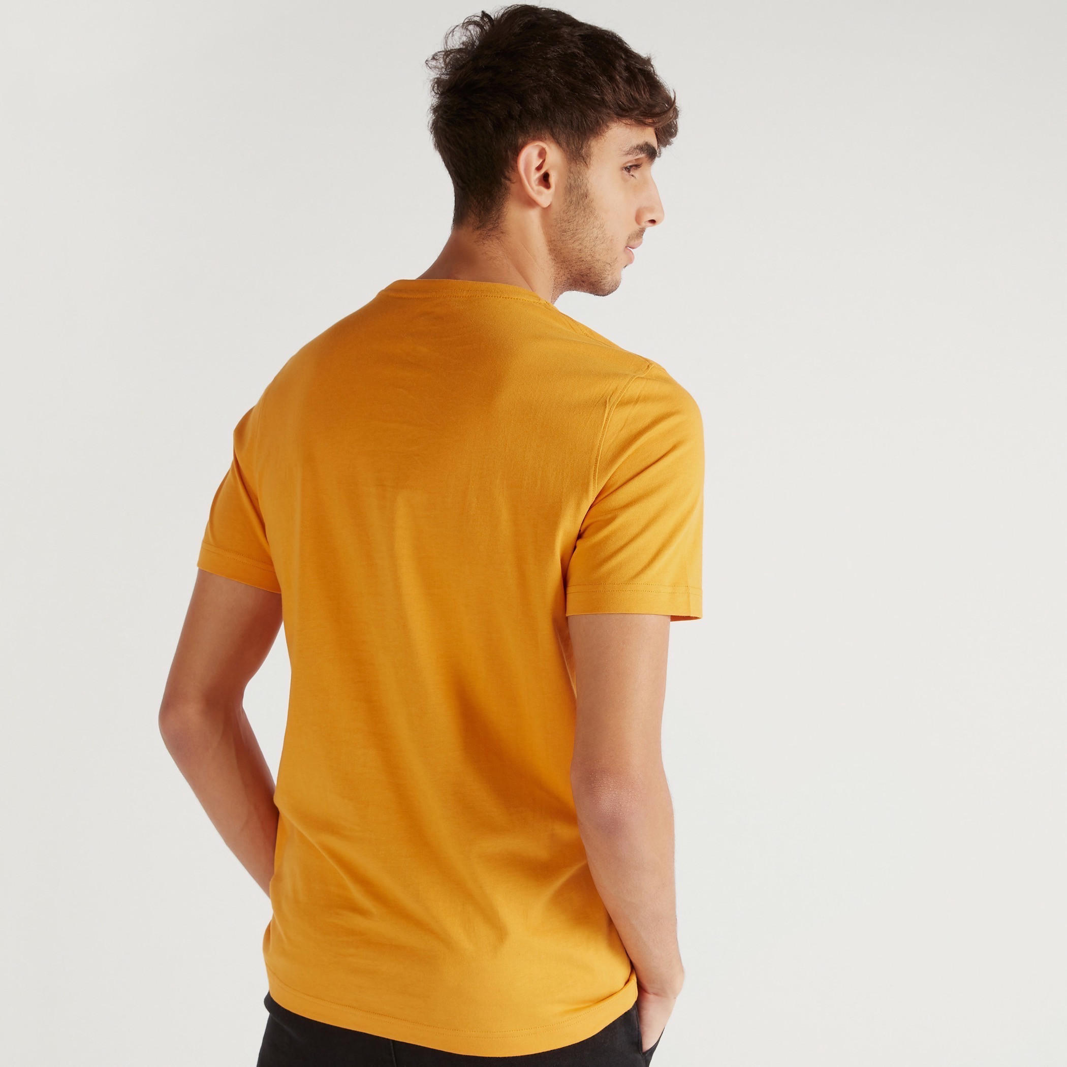 تيشيرت مستدام سليم فيت بياقة ضيّقة وأكمام قصيرة-men-clothing-tshirtsandpolos-tshirts-image-4