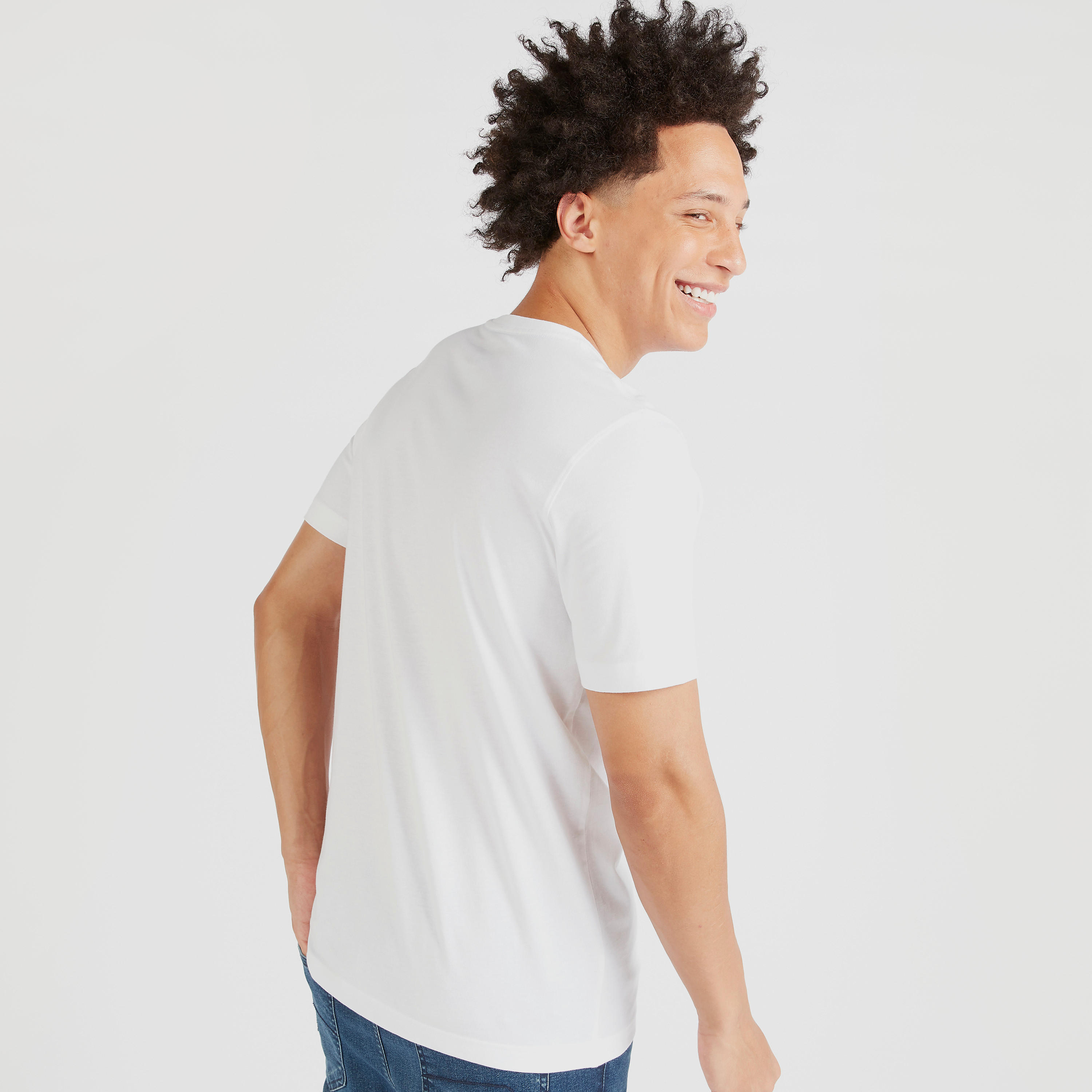 تيشيرت بياقة ضيّقة وأكمام قصيرة وطبعات-men-clothing-tshirtsandpolos-tshirts-image-4